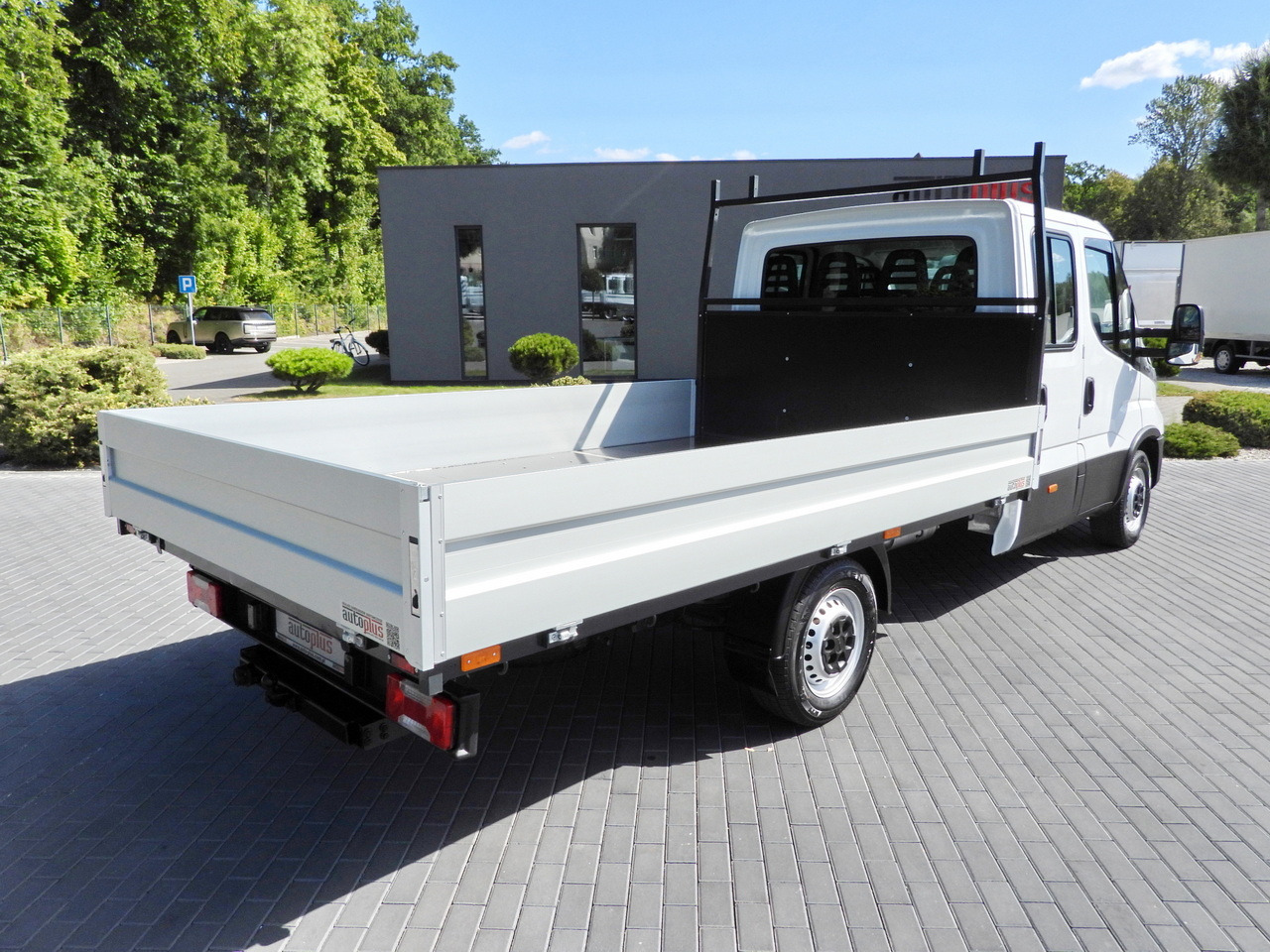 IVECO DAILY 35S14 STAKE BODY DOUBLE CABIN DOKA 7 SEATS CRUISE CONTROL AIR CONDITIONING 135HP - Caja abierta furgoneta: foto 3 IVECO DAILY 35S14 STAKE BODY DOUBLE CABIN DOKA 7 SEATS CRUISE CONTROL AIR CONDITIONING 135HP - Caja abierta furgoneta: foto 3