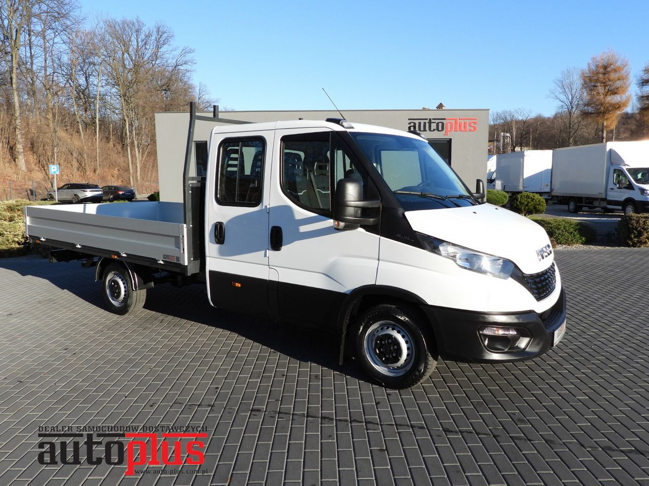 IVECO DAILY 35S14 STAKE BODY DOUBLE CABIN DOKA 7 SEATS CRUISE CONTROL AIR CONDITIONING 140HP - Furgoneta combi: foto 1 IVECO DAILY 35S14 STAKE BODY DOUBLE CABIN DOKA 7 SEATS CRUISE CONTROL AIR CONDITIONING 140HP - Furgoneta combi: foto 1