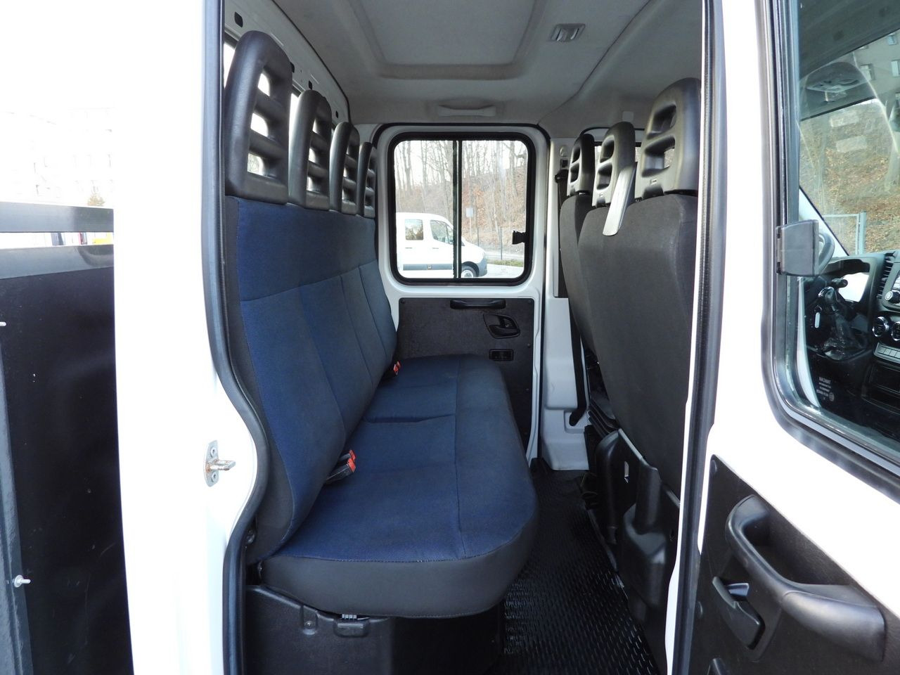 Furgoneta combi IVECO DAILY 35S14 STAKE BODY DOUBLE CABIN DOKA 7 SEATS CRUISE CONTROL AIR CONDITIONING  140HP: foto 30