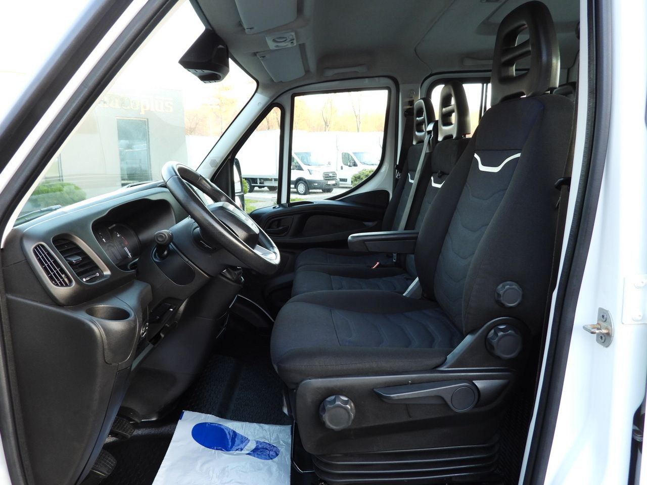 Furgoneta combi IVECO DAILY 35S14 STAKE BODY DOUBLE CABIN DOKA 7 SEATS CRUISE CONTROL AIR CONDITIONING  140HP: foto 18