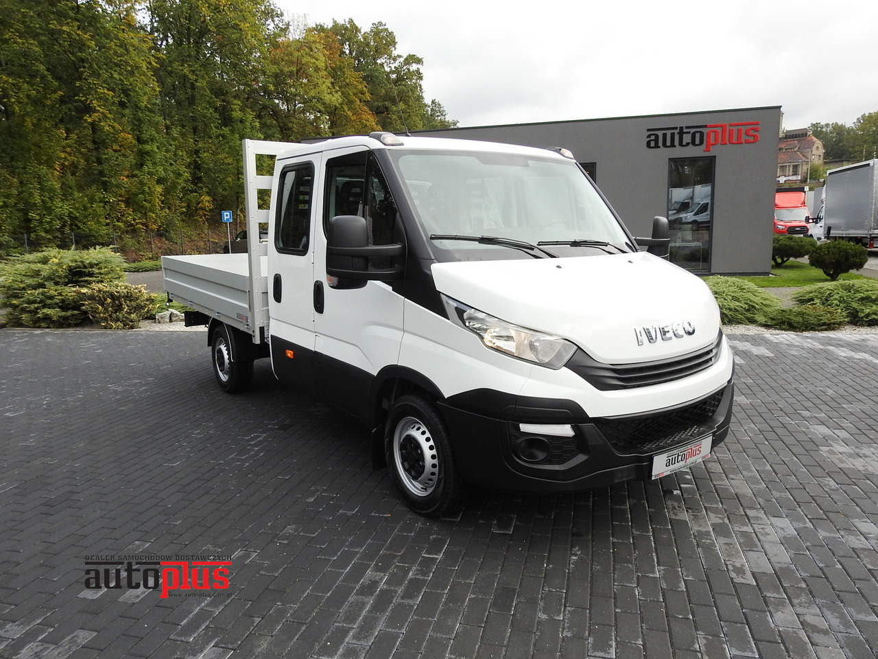 IVECO DAILY 35S15 STAKE BODY DOUBLE CABIN DOKA 7 SEATS AIR CONDITIONING 150HP - Caja abierta furgoneta: foto 1 IVECO DAILY 35S15 STAKE BODY DOUBLE CABIN DOKA 7 SEATS AIR CONDITIONING 150HP - Caja abierta furgoneta: foto 1