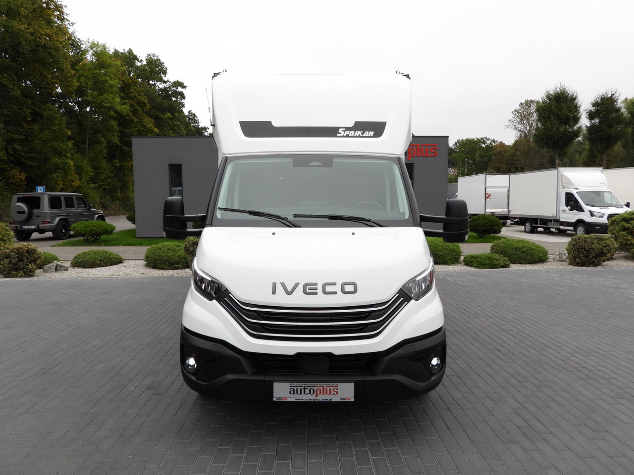 IVECO DAILY 35S18 BOX HI-MATIC LIFT 8 PALLETS CRUISE CONTROL NAVIGATION LED LIGHTS PNEUMATICS AUTOMATIC TRANSMISSION HI-MATIC AIR CONDITIONING 180HP - Furgoneta caja cerrada: foto 5 IVECO DAILY 35S18 BOX HI-MATIC LIFT 8 PALLETS CRUISE CONTROL NAVIGATION LED LIGHTS PNEUMATICS AUTOMATIC TRANSMISSION HI-MATIC AIR CONDITIONING 180HP - Furgoneta caja cerrada: foto 5