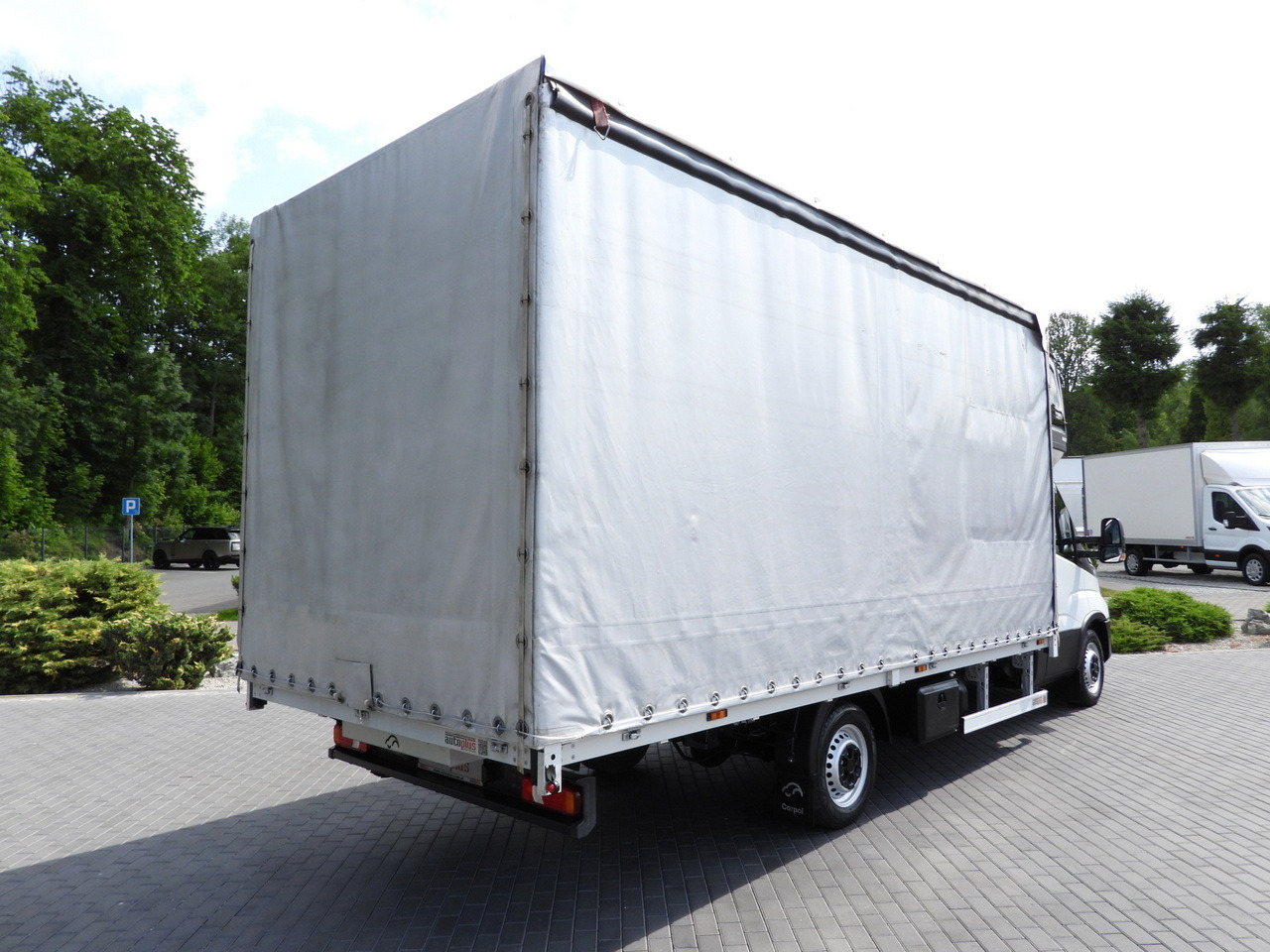 IVECO DAILY 35S18 TARPAULIN 10 PALLETS CRUISE CONTROL LED LIGHTS AIR CONDITIONING 180HP - Furgoneta con caja de lona: foto 3 IVECO DAILY 35S18 TARPAULIN 10 PALLETS CRUISE CONTROL LED LIGHTS AIR CONDITIONING 180HP - Furgoneta con caja de lona: foto 3