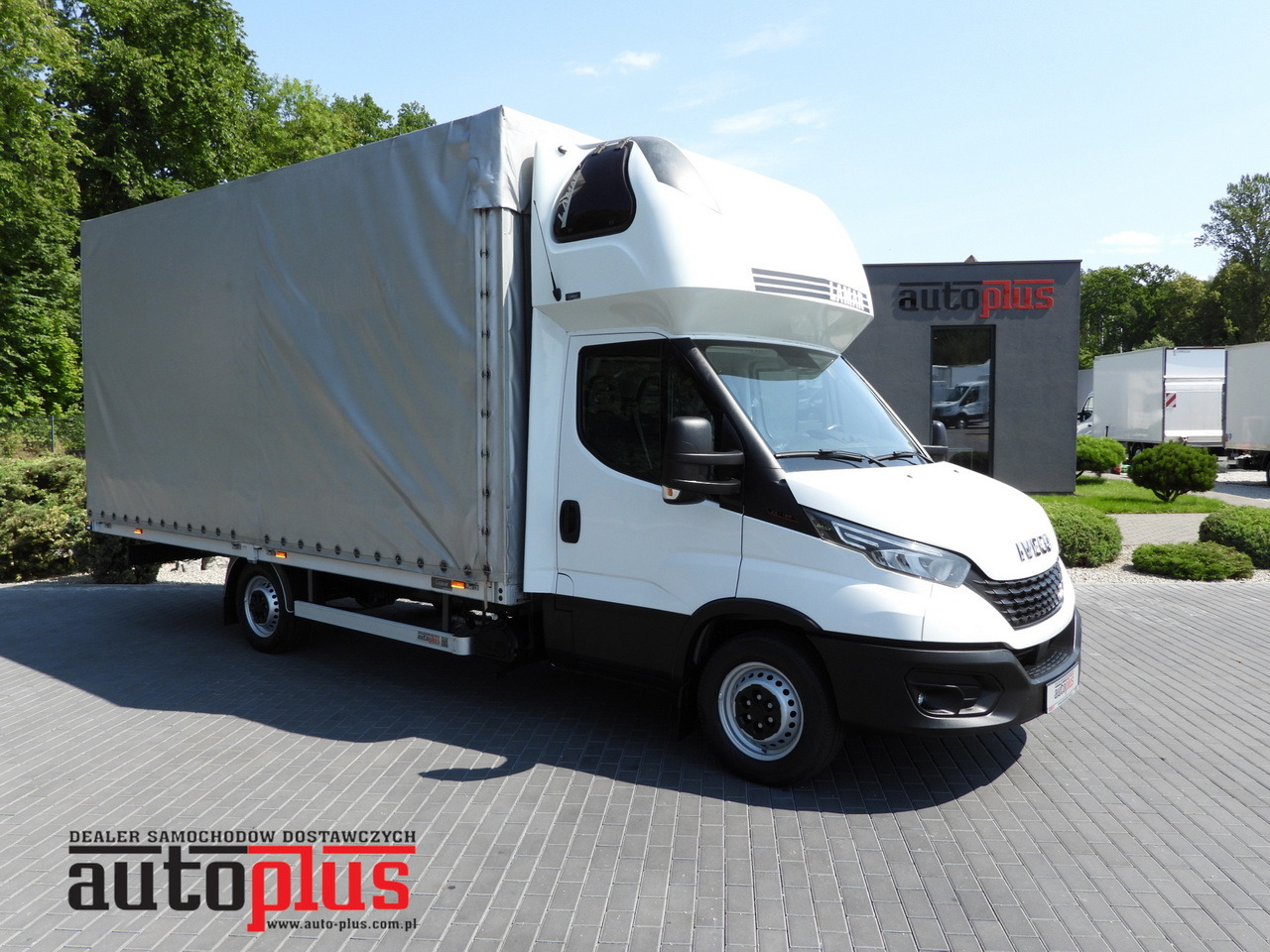 IVECO DAILY 35S18 TARPAULIN 10 PALLETS WEBASTO CRUISE CONTROL LED LIGHTS PNEUMATICS AIR CONDITIONING 180HP - Furgoneta con caja de lona: foto 1 IVECO DAILY 35S18 TARPAULIN 10 PALLETS WEBASTO CRUISE CONTROL LED LIGHTS PNEUMATICS AIR CONDITIONING 180HP - Furgoneta con caja de lona: foto 1
