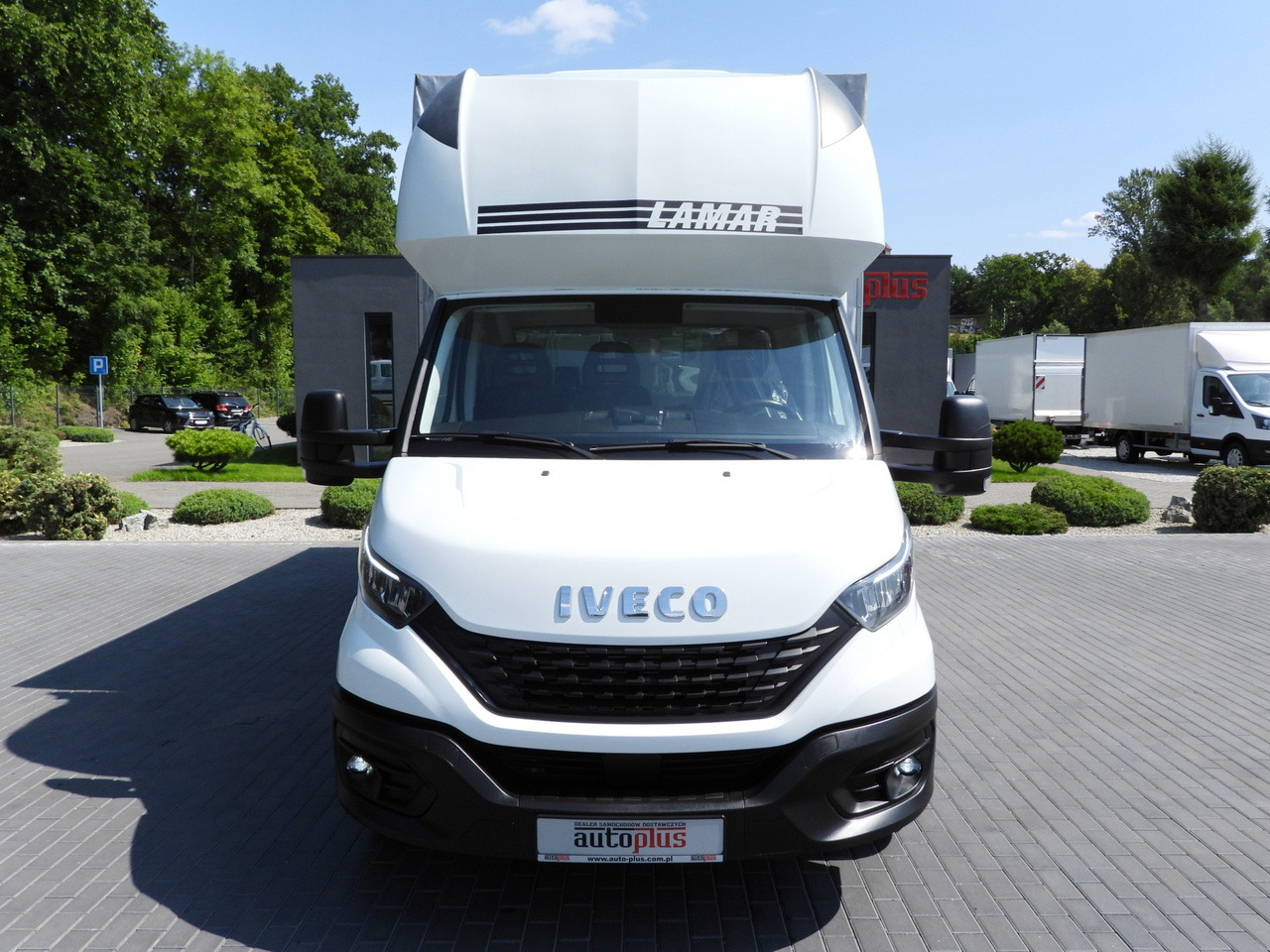 IVECO DAILY 35S18 TARPAULIN 10 PALLETS WEBASTO CRUISE CONTROL LED LIGHTS PNEUMATICS AIR CONDITIONING 180HP - Furgoneta con caja de lona: foto 5 IVECO DAILY 35S18 TARPAULIN 10 PALLETS WEBASTO CRUISE CONTROL LED LIGHTS PNEUMATICS AIR CONDITIONING 180HP - Furgoneta con caja de lona: foto 5