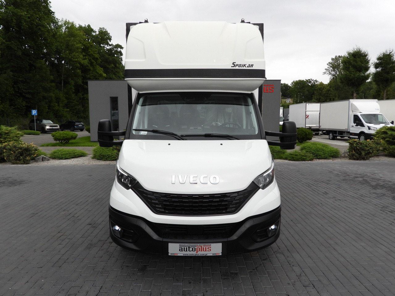 IVECO DAILY 35S18 TARPAULIN 10 PALLETS WEBASTO CRUISE CONTROL NAVIGATION LED LIGHTS AIR CONDITIONING 180HP - Furgoneta con caja de lona: foto 5 IVECO DAILY 35S18 TARPAULIN 10 PALLETS WEBASTO CRUISE CONTROL NAVIGATION LED LIGHTS AIR CONDITIONING 180HP - Furgoneta con caja de lona: foto 5