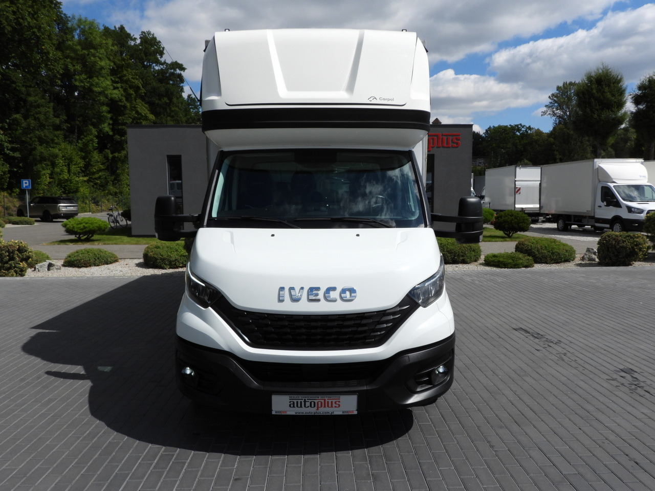 IVECO DAILY 35S18 TARPAULIN 10 PALLETS WEBASTO CRUISE CONTROL NAVIGATION LED LIGHTS AIR CONDITIONING 180HP - Furgoneta con caja de lona: foto 5 IVECO DAILY 35S18 TARPAULIN 10 PALLETS WEBASTO CRUISE CONTROL NAVIGATION LED LIGHTS AIR CONDITIONING 180HP - Furgoneta con caja de lona: foto 5