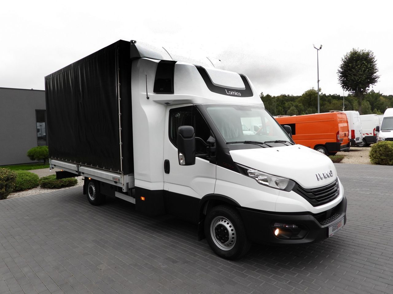 IVECO DAILY 35S18 TARPAULIN 10 PALLETS WEBASTO CRUISE CONTROL PNEUMATICS AIR CONDITIONING 180HP - Furgoneta con caja de lona: foto 4 IVECO DAILY 35S18 TARPAULIN 10 PALLETS WEBASTO CRUISE CONTROL PNEUMATICS AIR CONDITIONING 180HP - Furgoneta con caja de lona: foto 4