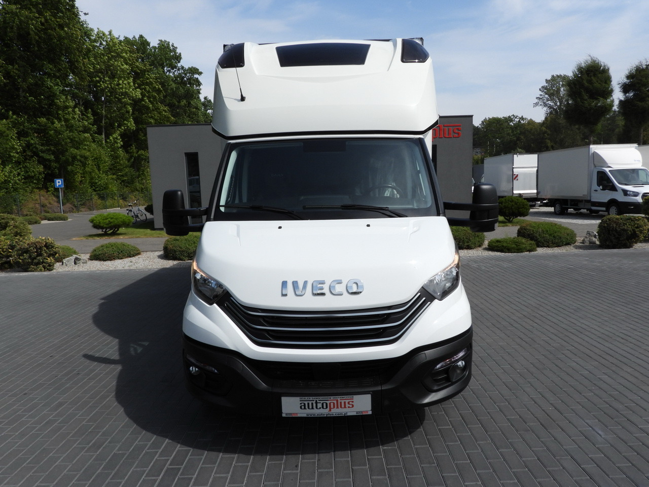 IVECO DAILY 35S18 TARPAULIN LIFT 8 PALLETS CRUISE CONTROL AIR CONDITIONING 180HP - Furgoneta con caja de lona: foto 5 IVECO DAILY 35S18 TARPAULIN LIFT 8 PALLETS CRUISE CONTROL AIR CONDITIONING 180HP - Furgoneta con caja de lona: foto 5