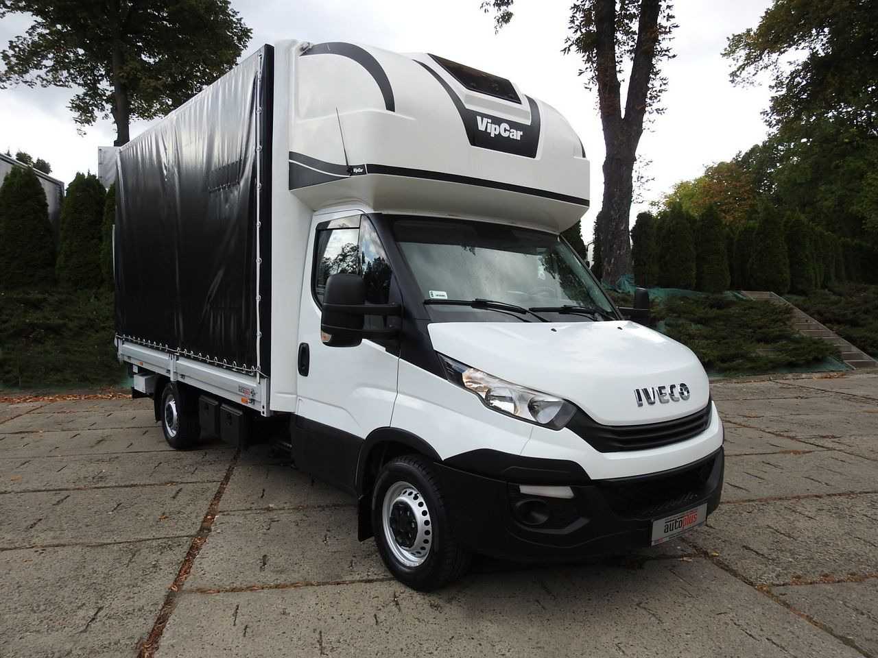 IVECO DAILY 35S18 TARPAULIN LIFT 8 PALLETS CRUISE CONTROL AIR CONDITIONING  180HP - Furgoneta con caja de lona: foto 4 IVECO DAILY 35S18 TARPAULIN LIFT 8 PALLETS CRUISE CONTROL AIR CONDITIONING  180HP - Furgoneta con caja de lona: foto 4