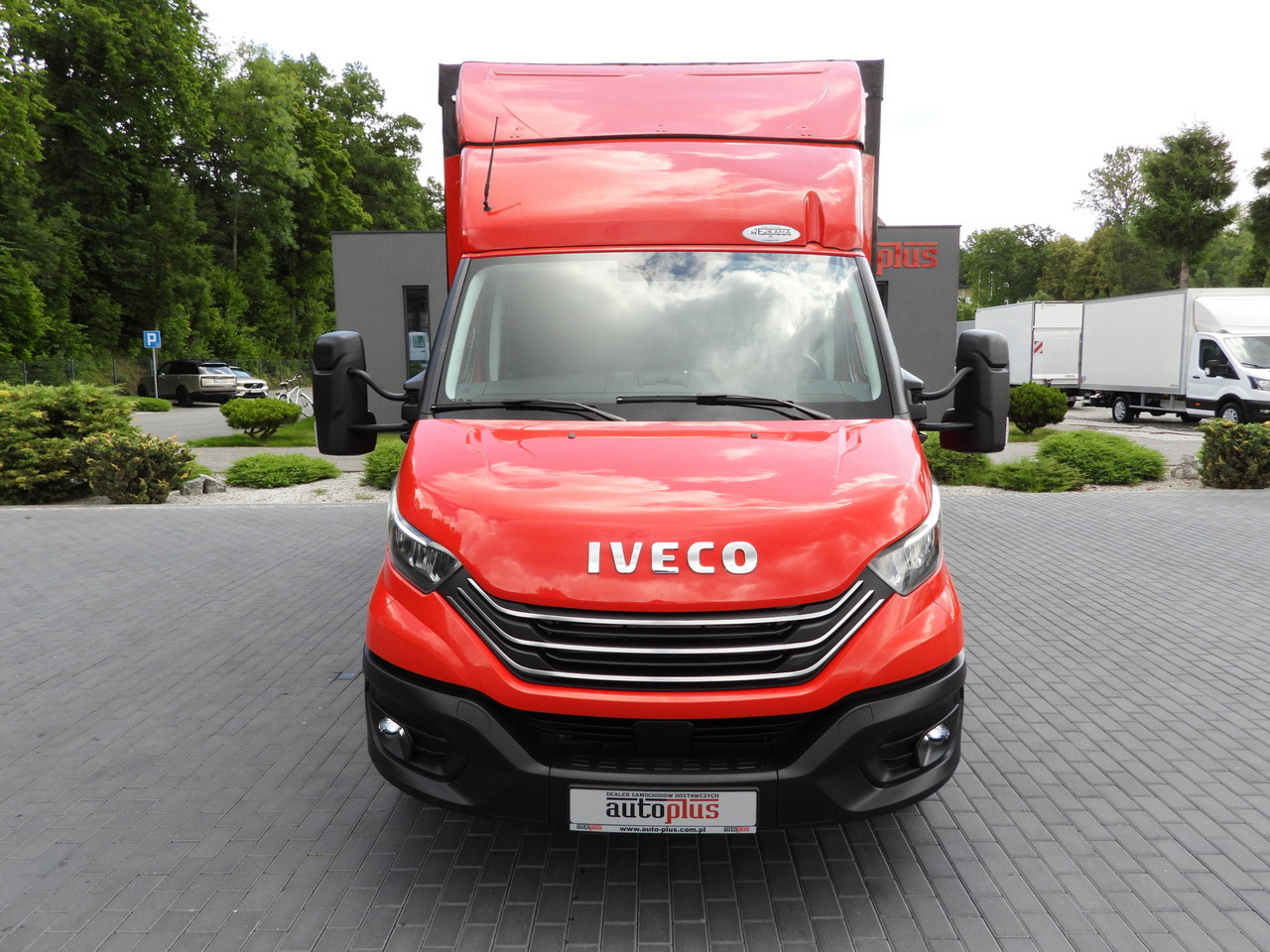 IVECO DAILY 35S21 TARPAULIN 10 PALLETS WEBASTO CRUISE CONTROL NAVIGATION LED LIGHTS PNEUMATICS AUTOMATIC TRANSMISSION HI-MATIC AIR CONDITIONING 210HP - Furgoneta con caja de lona: foto 5 IVECO DAILY 35S21 TARPAULIN 10 PALLETS WEBASTO CRUISE CONTROL NAVIGATION LED LIGHTS PNEUMATICS AUTOMATIC TRANSMISSION HI-MATIC AIR CONDITIONING 210HP - Furgoneta con caja de lona: foto 5