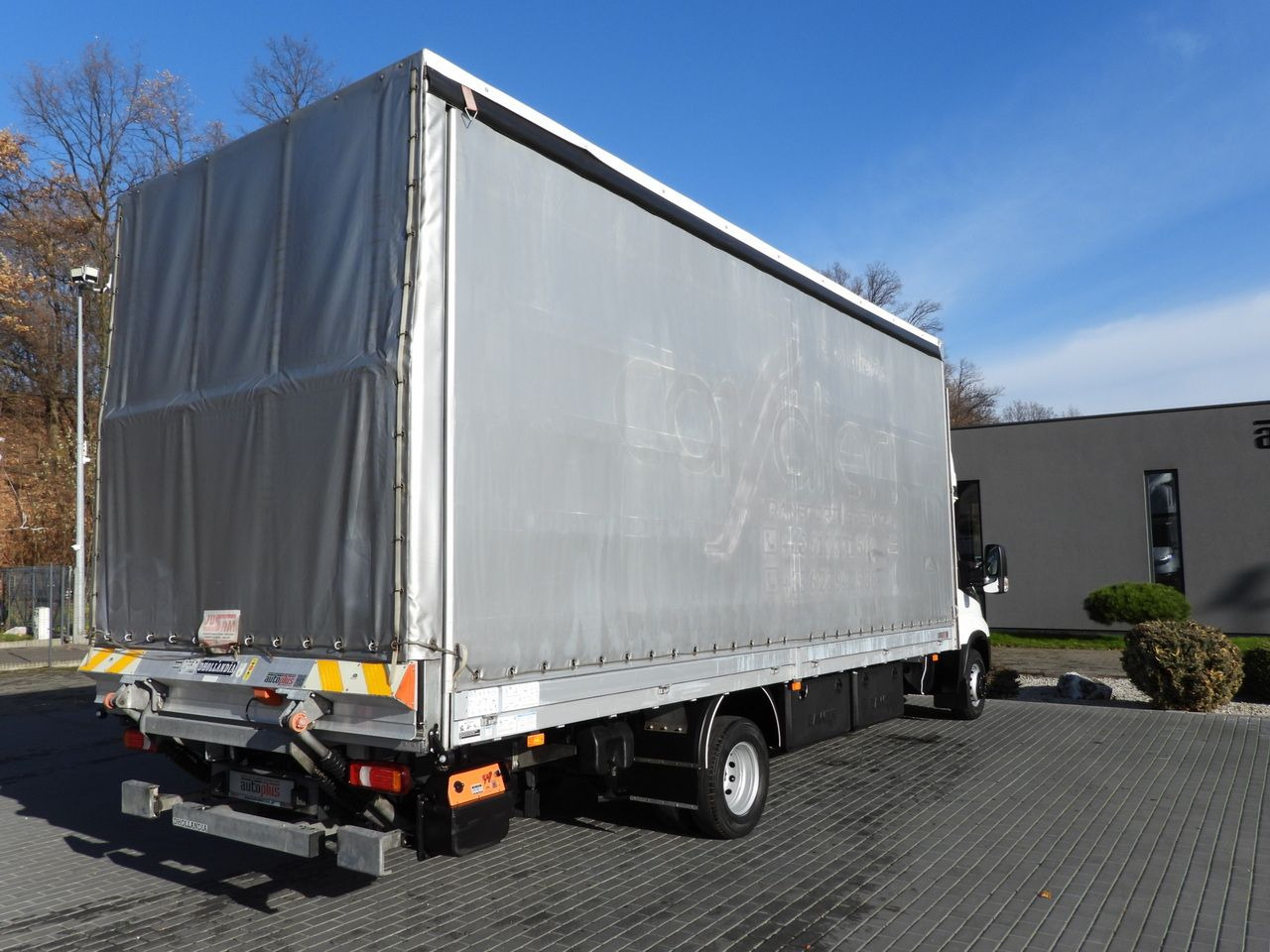 IVECO DAILY 70C18 TARPAULIN LIFT 16 PALLETS WEBASTO CRUISE CONTROL NAVIGATION LED LIGHTS PNEUMATICS AUTOMATIC TRANSMISSION HI-MATIC TWIN WHEELS AIR CONDITIONING 180HP - Camión lona: foto 3 IVECO DAILY 70C18 TARPAULIN LIFT 16 PALLETS WEBASTO CRUISE CONTROL NAVIGATION LED LIGHTS PNEUMATICS AUTOMATIC TRANSMISSION HI-MATIC TWIN WHEELS AIR CONDITIONING 180HP - Camión lona: foto 3