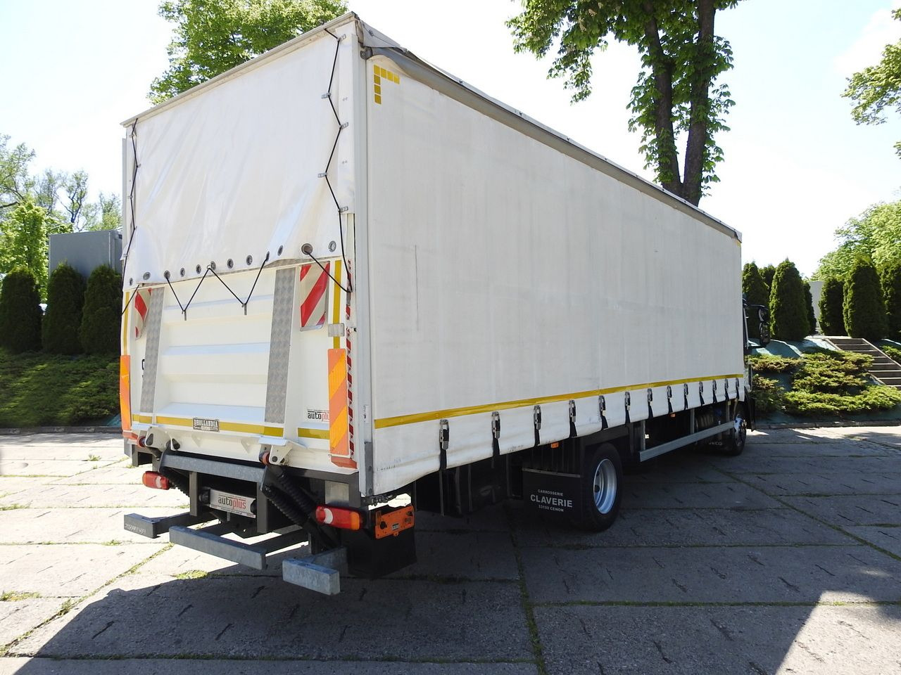 IVECO EUROCARGO 120 - 220 TARPAULIN LIFT 20 PALLETS LED LIGHTS AUTOMATIC TRANSMISSION HI-MATIC TWIN WHEELS AIR CONDITIONING 220HP - Furgoneta con caja de lona: foto 3 IVECO EUROCARGO 120 - 220 TARPAULIN LIFT 20 PALLETS LED LIGHTS AUTOMATIC TRANSMISSION HI-MATIC TWIN WHEELS AIR CONDITIONING 220HP - Furgoneta con caja de lona: foto 3