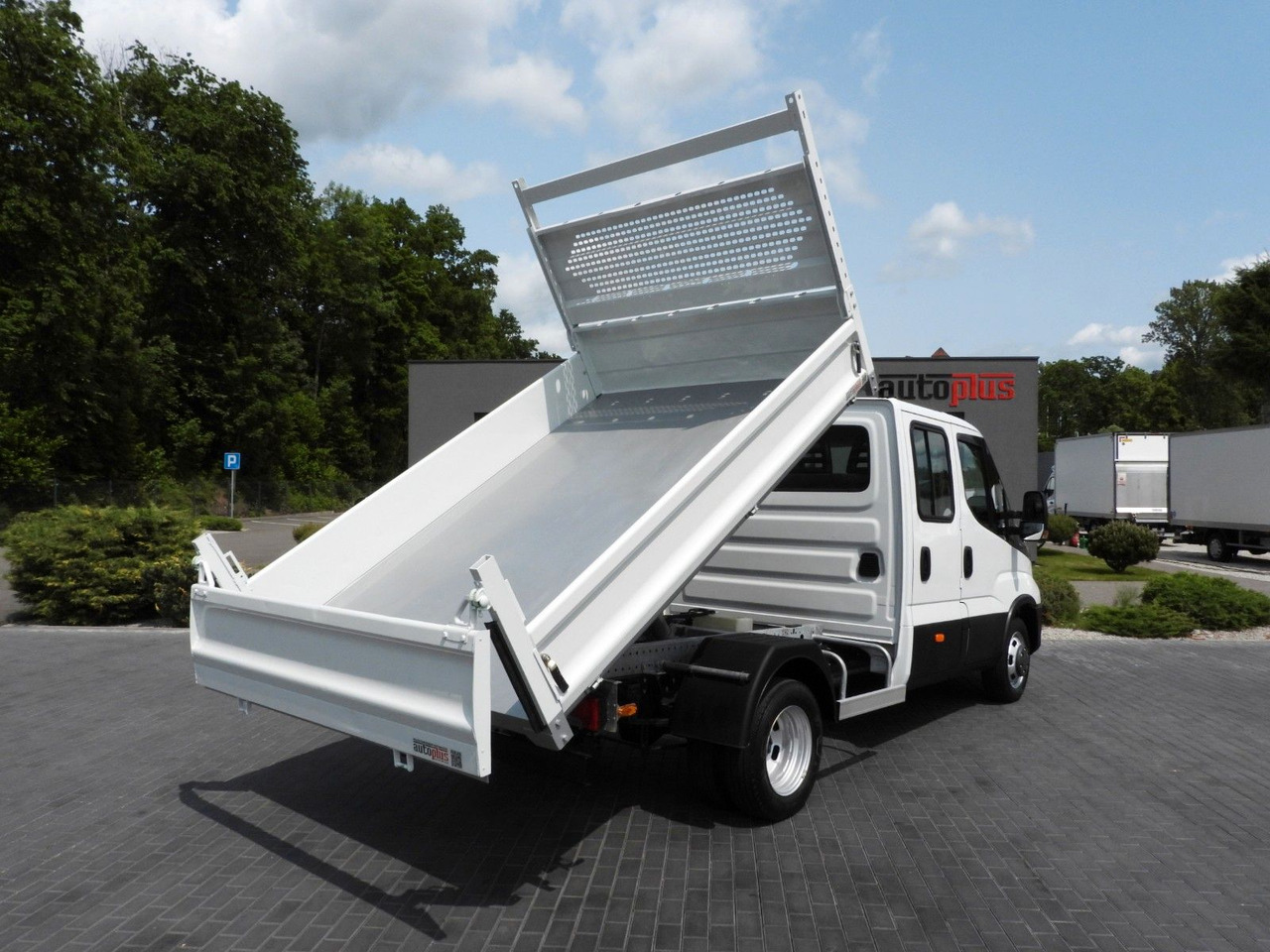 Iveco DAILY 35C14 KIPPER DOPPELKABINE DOKA 6 SITZE A/C - Volquete furgoneta, Furgoneta combi: foto 3 Iveco DAILY 35C14 KIPPER DOPPELKABINE DOKA 6 SITZE A/C - Volquete furgoneta, Furgoneta combi: foto 3