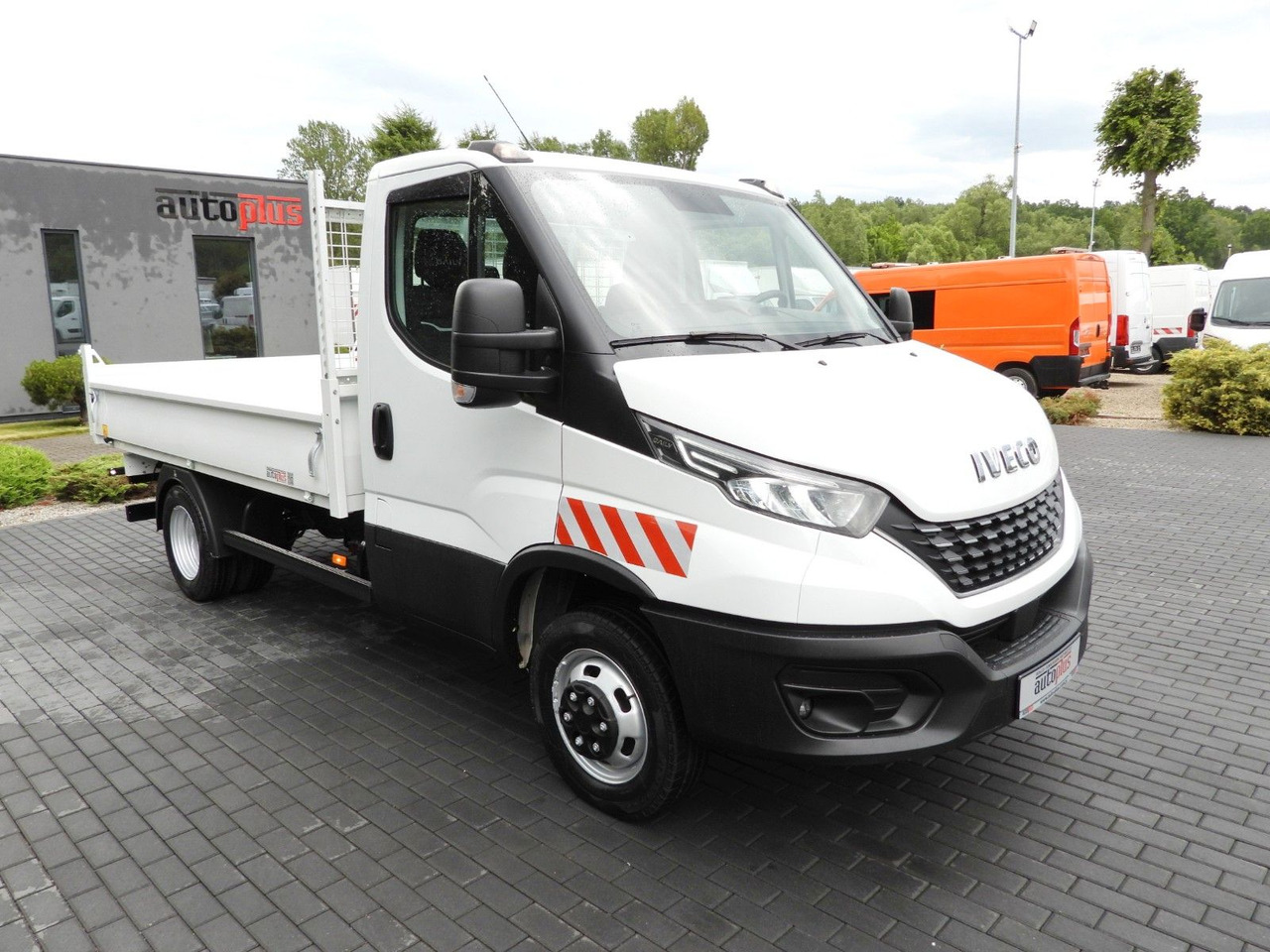 Iveco DAILY 35C21 KIPPER TEMPOMAT NAVIGATION LED - Volquete furgoneta: foto 4 Iveco DAILY 35C21 KIPPER TEMPOMAT NAVIGATION LED - Volquete furgoneta: foto 4