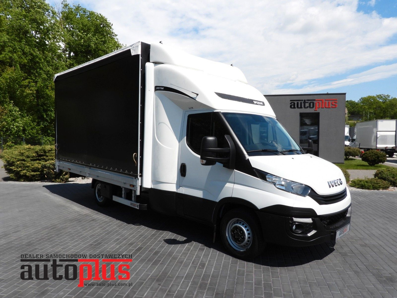 Iveco DAILY 35S18 PRITSCHE PLANE 10 PALETTEN WEBASTO - Furgoneta con caja de lona, Furgoneta combi: foto 1 Iveco DAILY 35S18 PRITSCHE PLANE 10 PALETTEN WEBASTO - Furgoneta con caja de lona, Furgoneta combi: foto 1
