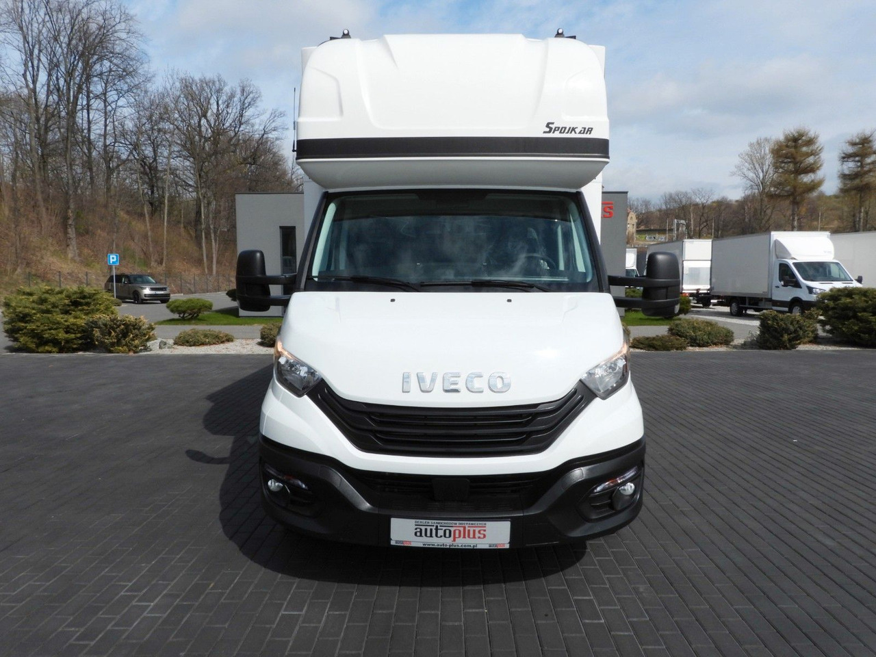 Iveco DAILY 35S18 PRITSCHE PLANE 10 PALETTEN WEBASTO - Furgoneta con caja de lona: foto 5 Iveco DAILY 35S18 PRITSCHE PLANE 10 PALETTEN WEBASTO - Furgoneta con caja de lona: foto 5