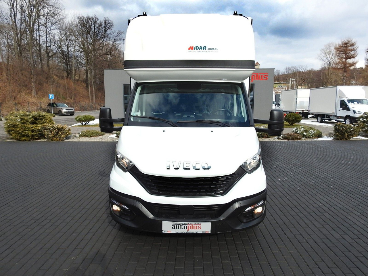 Iveco DAILY 35S18 PRITSCHE PLANE 10 PALETTEN WEBASTO - Furgoneta con caja de lona: foto 5 Iveco DAILY 35S18 PRITSCHE PLANE 10 PALETTEN WEBASTO - Furgoneta con caja de lona: foto 5
