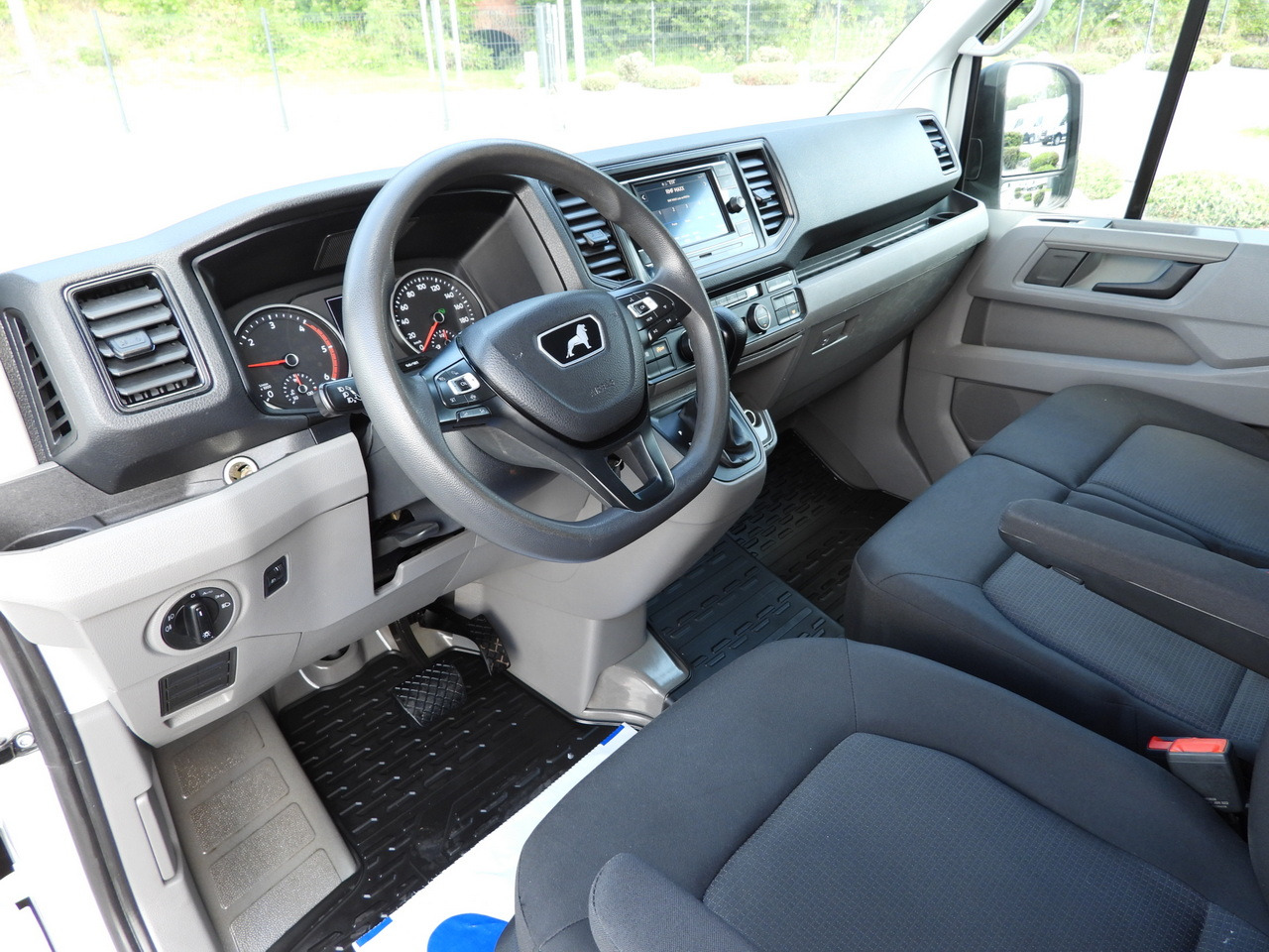 MAN TGE REFRIGERATOR VAN -5*C POWER SUPPLY 230V CRUISE CONTROL AUTOMATIC TRANSMISSION  AIR CONDITIONING  180HP - Furgoneta frigorifica: foto 2 MAN TGE REFRIGERATOR VAN -5*C POWER SUPPLY 230V CRUISE CONTROL AUTOMATIC TRANSMISSION  AIR CONDITIONING  180HP - Furgoneta frigorifica: foto 2