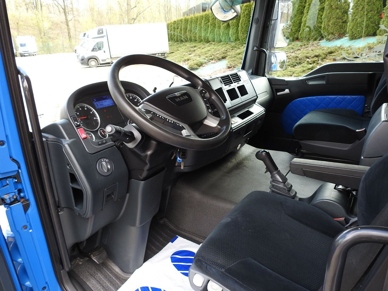 MAN TGM 15.290 TARPAULIN LIFT 18 PALLETS CRUISE CONTROL TWIN WHEELS AIR CONDITIONING 290HP - Furgoneta con caja de lona: foto 2 MAN TGM 15.290 TARPAULIN LIFT 18 PALLETS CRUISE CONTROL TWIN WHEELS AIR CONDITIONING 290HP - Furgoneta con caja de lona: foto 2
