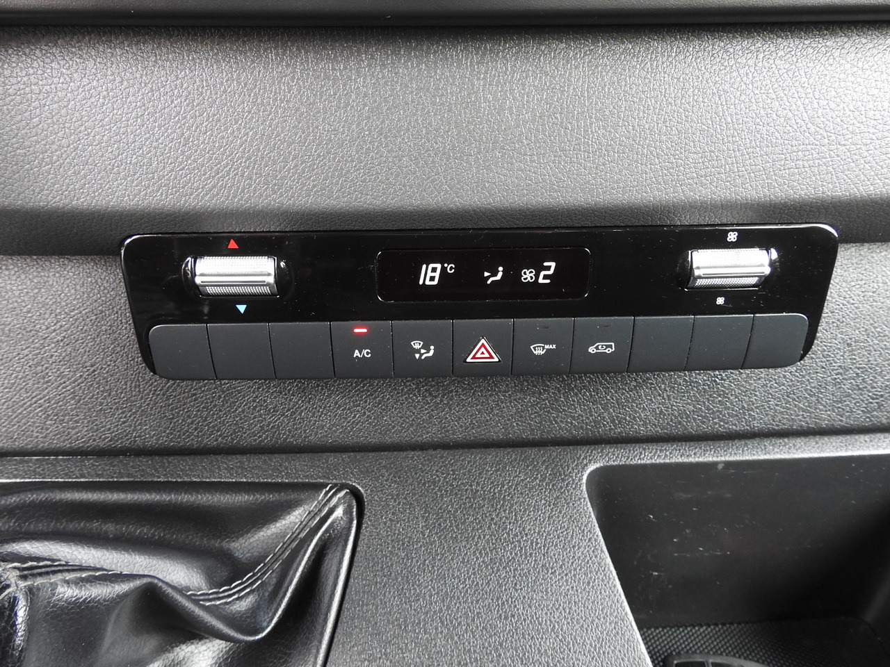 Leasing de MERCEDES SPRINTER 316 STAKE BODY DOUBLE CABIN DOKA 7 SEATS AIR CONDITIONING  160HP MERCEDES SPRINTER 316 STAKE BODY DOUBLE CABIN DOKA 7 SEATS AIR CONDITIONING  160HP: foto 35 Leasing de MERCEDES SPRINTER 316 STAKE BODY DOUBLE CABIN DOKA 7 SEATS AIR CONDITIONING  160HP MERCEDES SPRINTER 316 STAKE BODY DOUBLE CABIN DOKA 7 SEATS AIR CONDITIONING  160HP: foto 35