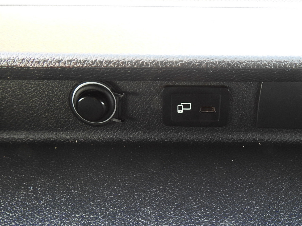 Furgoneta combi MERCEDES SPRINTER 516 STAKE BODY DOUBLE CABIN DOKA 6 SEATS CRUISE CONTROL AIR CONDITIONING TWIN WHEELS 160HP: foto 46 Furgoneta combi MERCEDES SPRINTER 516 STAKE BODY DOUBLE CABIN DOKA 6 SEATS CRUISE CONTROL AIR CONDITIONING TWIN WHEELS 160HP: foto 46