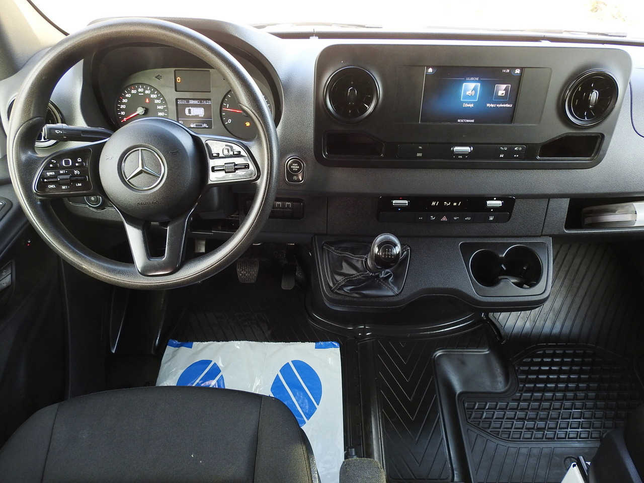 Furgoneta combi MERCEDES SPRINTER 516 STAKE BODY DOUBLE CABIN DOKA 6 SEATS CRUISE CONTROL AIR CONDITIONING TWIN WHEELS 160HP: foto 30 Furgoneta combi MERCEDES SPRINTER 516 STAKE BODY DOUBLE CABIN DOKA 6 SEATS CRUISE CONTROL AIR CONDITIONING TWIN WHEELS 160HP: foto 30