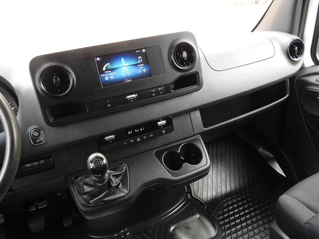 Furgoneta combi MERCEDES SPRINTER 516 STAKE BODY DOUBLE CABIN DOKA 6 SEATS CRUISE CONTROL AIR CONDITIONING TWIN WHEELS 160HP: foto 35 Furgoneta combi MERCEDES SPRINTER 516 STAKE BODY DOUBLE CABIN DOKA 6 SEATS CRUISE CONTROL AIR CONDITIONING TWIN WHEELS 160HP: foto 35