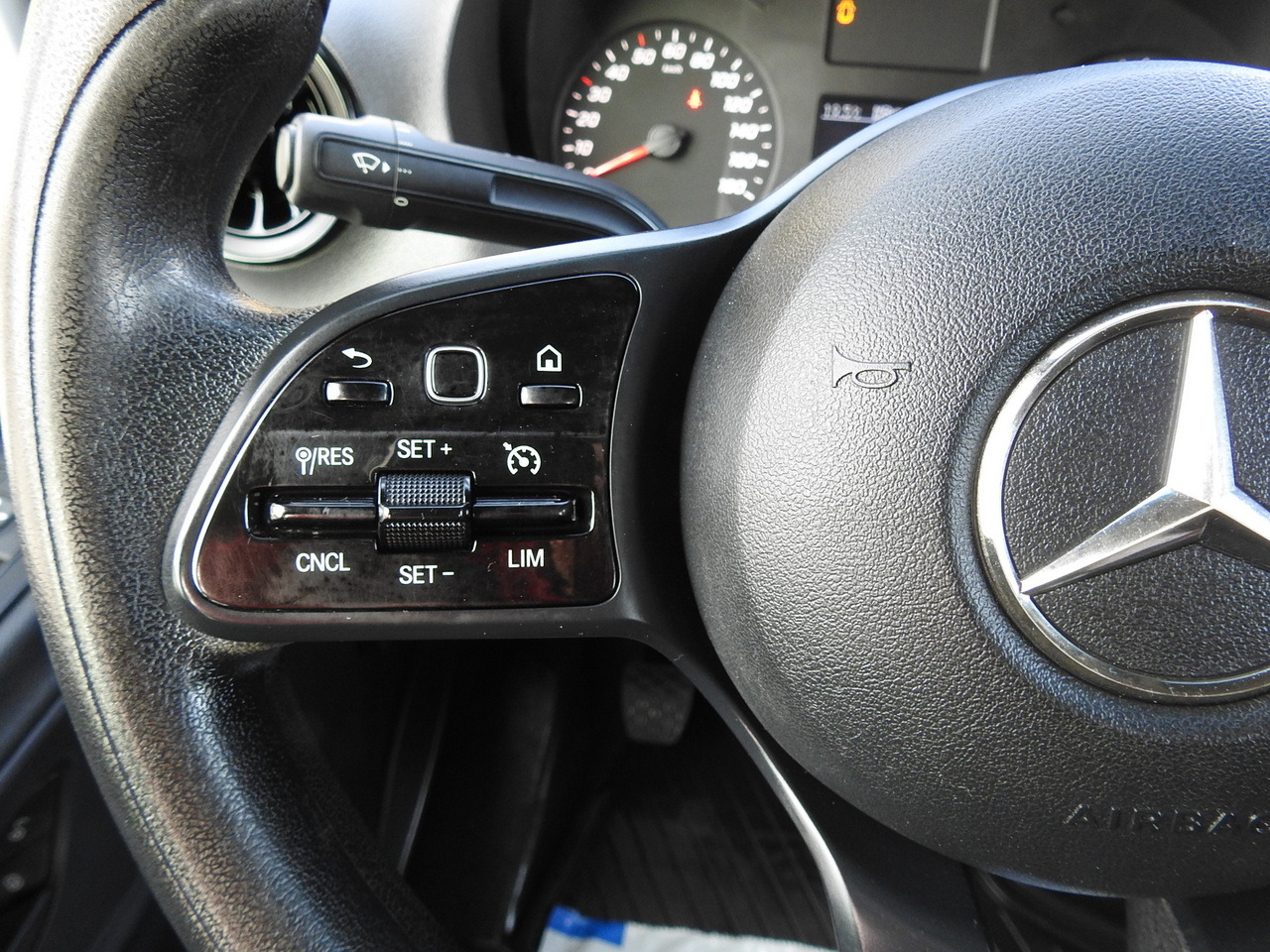 Furgoneta combi MERCEDES SPRINTER 516 STAKE BODY DOUBLE CABIN DOKA 6 SEATS CRUISE CONTROL AIR CONDITIONING TWIN WHEELS 160HP: foto 32 Furgoneta combi MERCEDES SPRINTER 516 STAKE BODY DOUBLE CABIN DOKA 6 SEATS CRUISE CONTROL AIR CONDITIONING TWIN WHEELS 160HP: foto 32