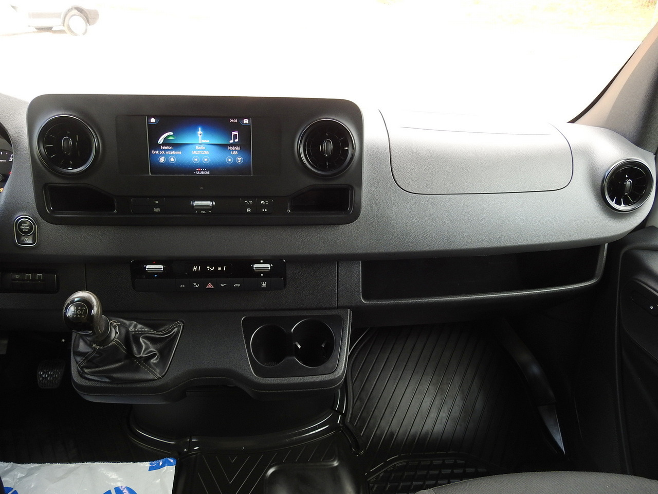 Furgoneta combi MERCEDES SPRINTER 516 STAKE BODY DOUBLE CABIN DOKA 6 SEATS CRUISE CONTROL AIR CONDITIONING TWIN WHEELS 160HP: foto 34 Furgoneta combi MERCEDES SPRINTER 516 STAKE BODY DOUBLE CABIN DOKA 6 SEATS CRUISE CONTROL AIR CONDITIONING TWIN WHEELS 160HP: foto 34