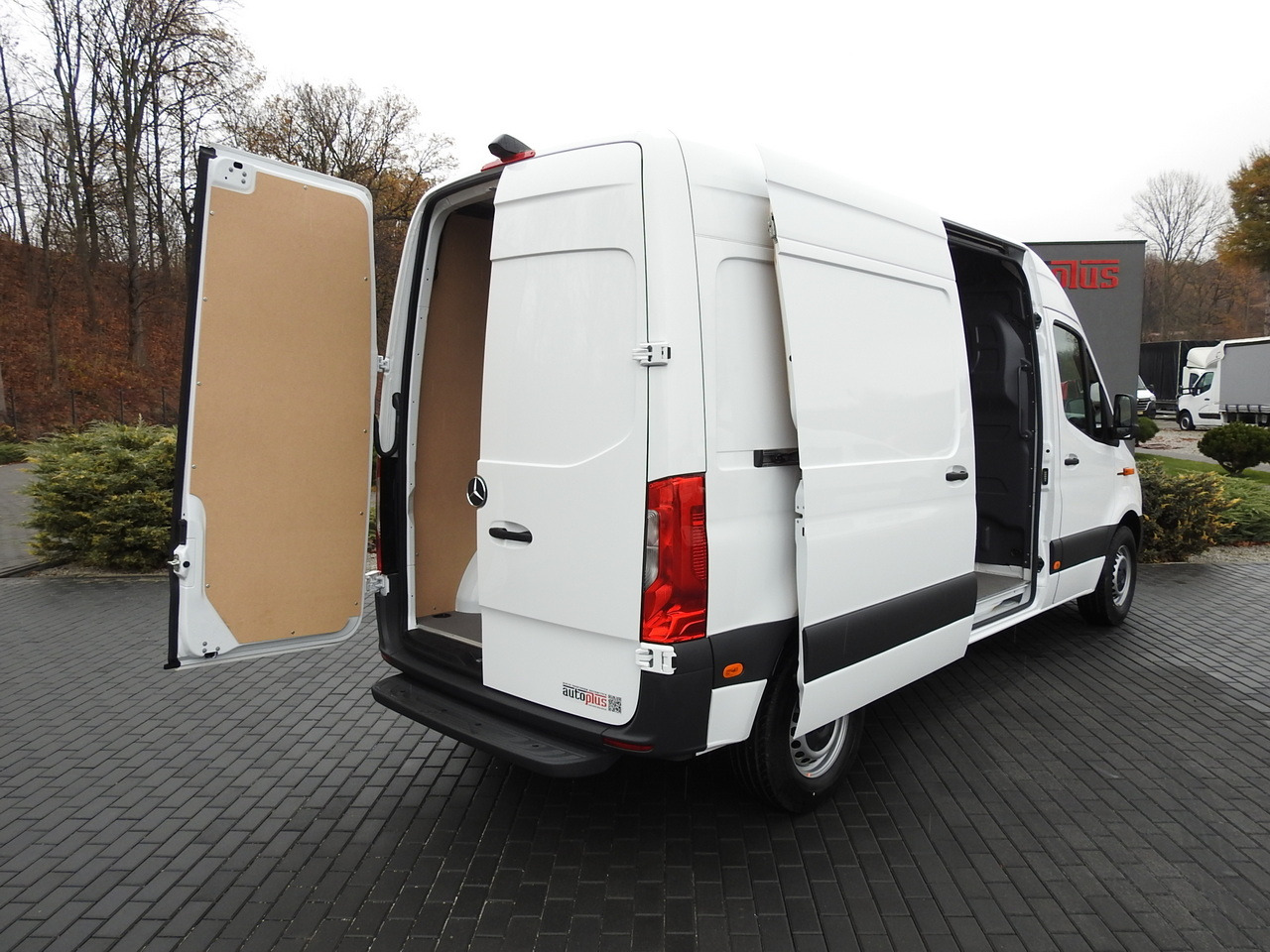 MERCEDES eSprinter NEW ELECTRIC VAN AUTOMATIC TRANSMISSION GUARANTEE 95HP - Furgón: foto 3 MERCEDES eSprinter NEW ELECTRIC VAN AUTOMATIC TRANSMISSION GUARANTEE 95HP - Furgón: foto 3