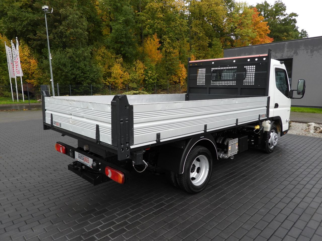 Leasing de MITSUBISHI CANTER FUSO 3C15 THREE-WAY TIPPER 3 SEATS LED LIGHTS TWIN WHEELS  150HP MITSUBISHI CANTER FUSO 3C15 THREE-WAY TIPPER 3 SEATS LED LIGHTS TWIN WHEELS  150HP: foto 16