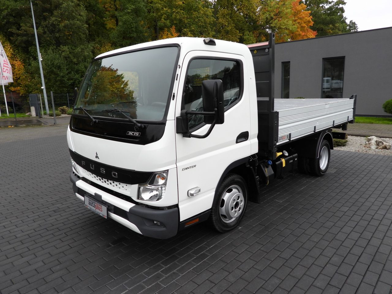 Leasing de MITSUBISHI CANTER FUSO 3C15 THREE-WAY TIPPER 3 SEATS LED LIGHTS TWIN WHEELS  150HP MITSUBISHI CANTER FUSO 3C15 THREE-WAY TIPPER 3 SEATS LED LIGHTS TWIN WHEELS  150HP: foto 6