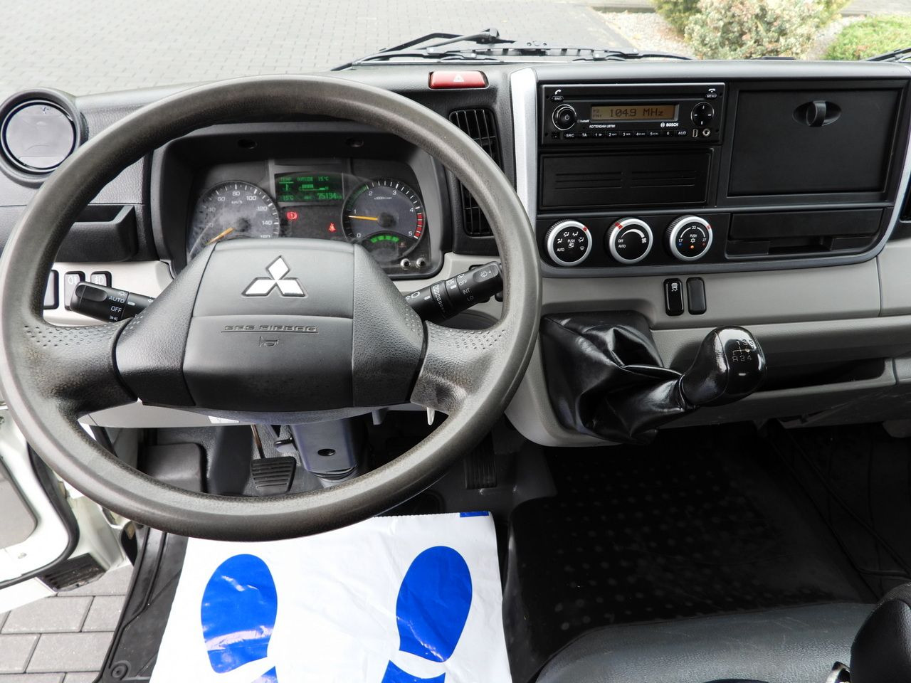 Leasing de MITSUBISHI CANTER FUSO 3C15 THREE-WAY TIPPER 3 SEATS LED LIGHTS TWIN WHEELS  150HP MITSUBISHI CANTER FUSO 3C15 THREE-WAY TIPPER 3 SEATS LED LIGHTS TWIN WHEELS  150HP: foto 42