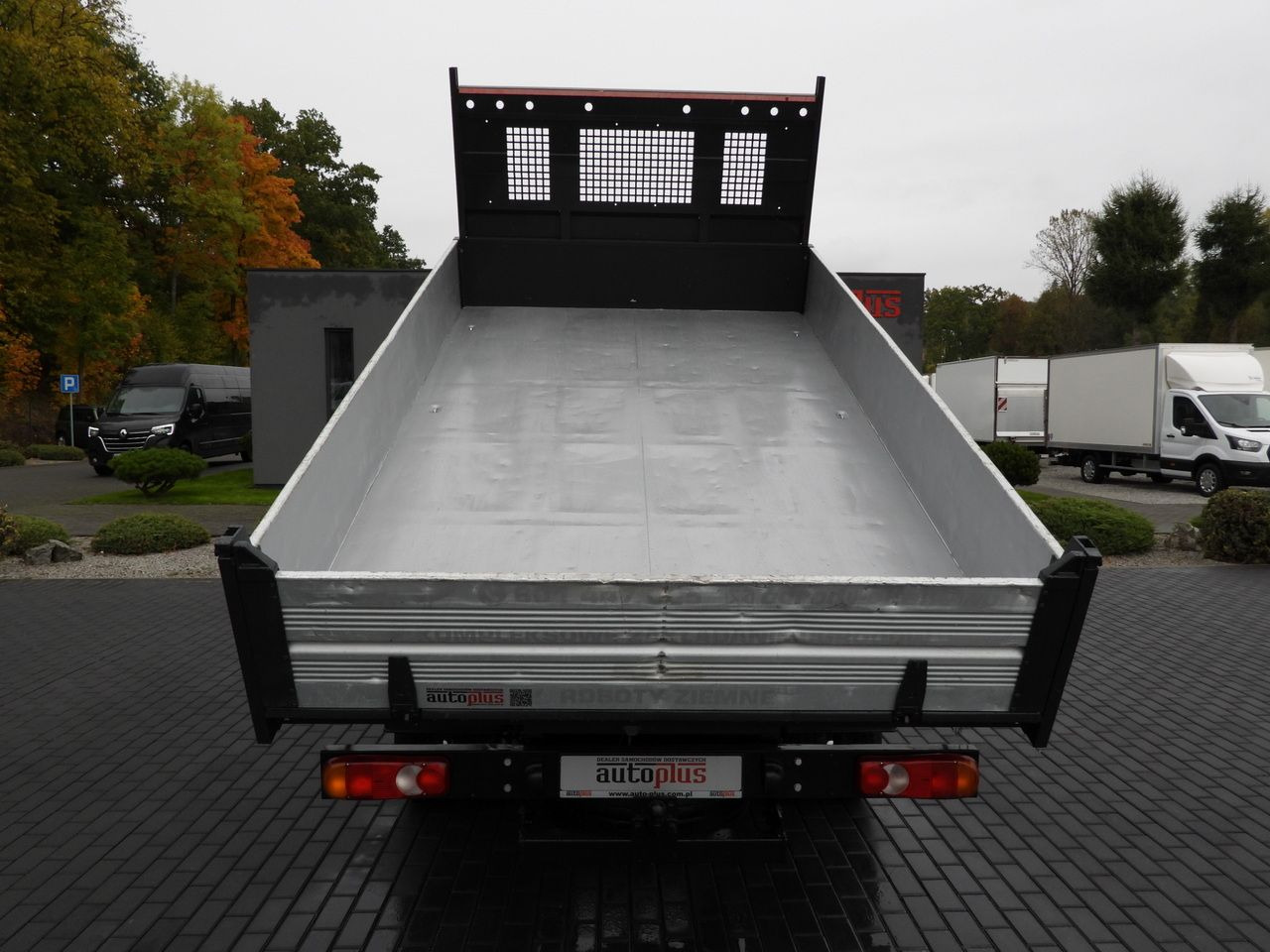 Leasing de MITSUBISHI CANTER FUSO 3C15 THREE-WAY TIPPER 3 SEATS LED LIGHTS TWIN WHEELS  150HP MITSUBISHI CANTER FUSO 3C15 THREE-WAY TIPPER 3 SEATS LED LIGHTS TWIN WHEELS  150HP: foto 14
