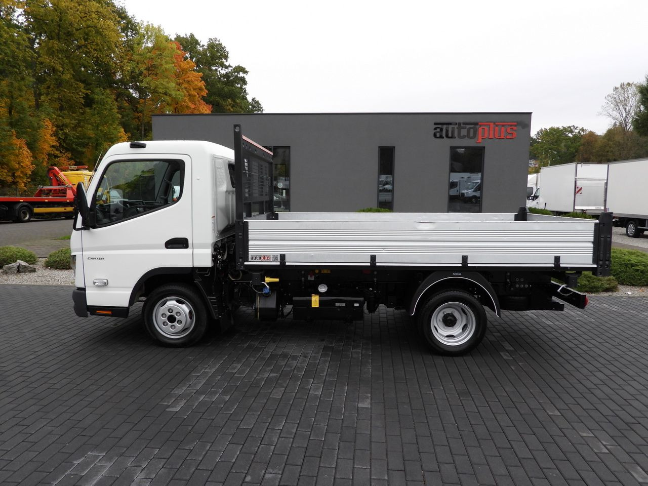 Leasing de MITSUBISHI CANTER FUSO 3C15 THREE-WAY TIPPER 3 SEATS LED LIGHTS TWIN WHEELS  150HP MITSUBISHI CANTER FUSO 3C15 THREE-WAY TIPPER 3 SEATS LED LIGHTS TWIN WHEELS  150HP: foto 10