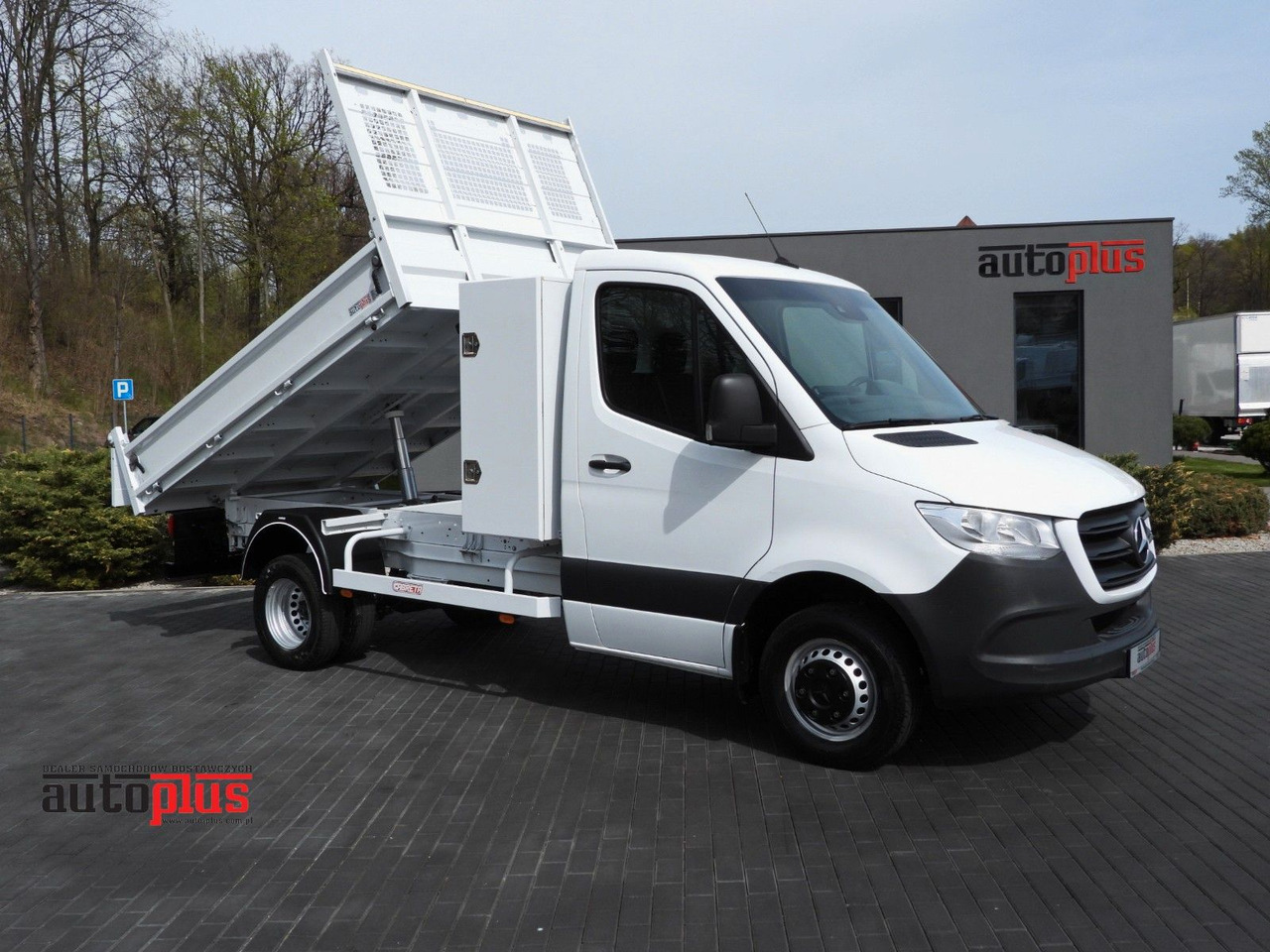 Mercedes-Benz SPRINTER 516 KIPPER TEMPOMAT ZWILLINGSRÄDER - Volquete furgoneta: foto 1 Mercedes-Benz SPRINTER 516 KIPPER TEMPOMAT ZWILLINGSRÄDER - Volquete furgoneta: foto 1