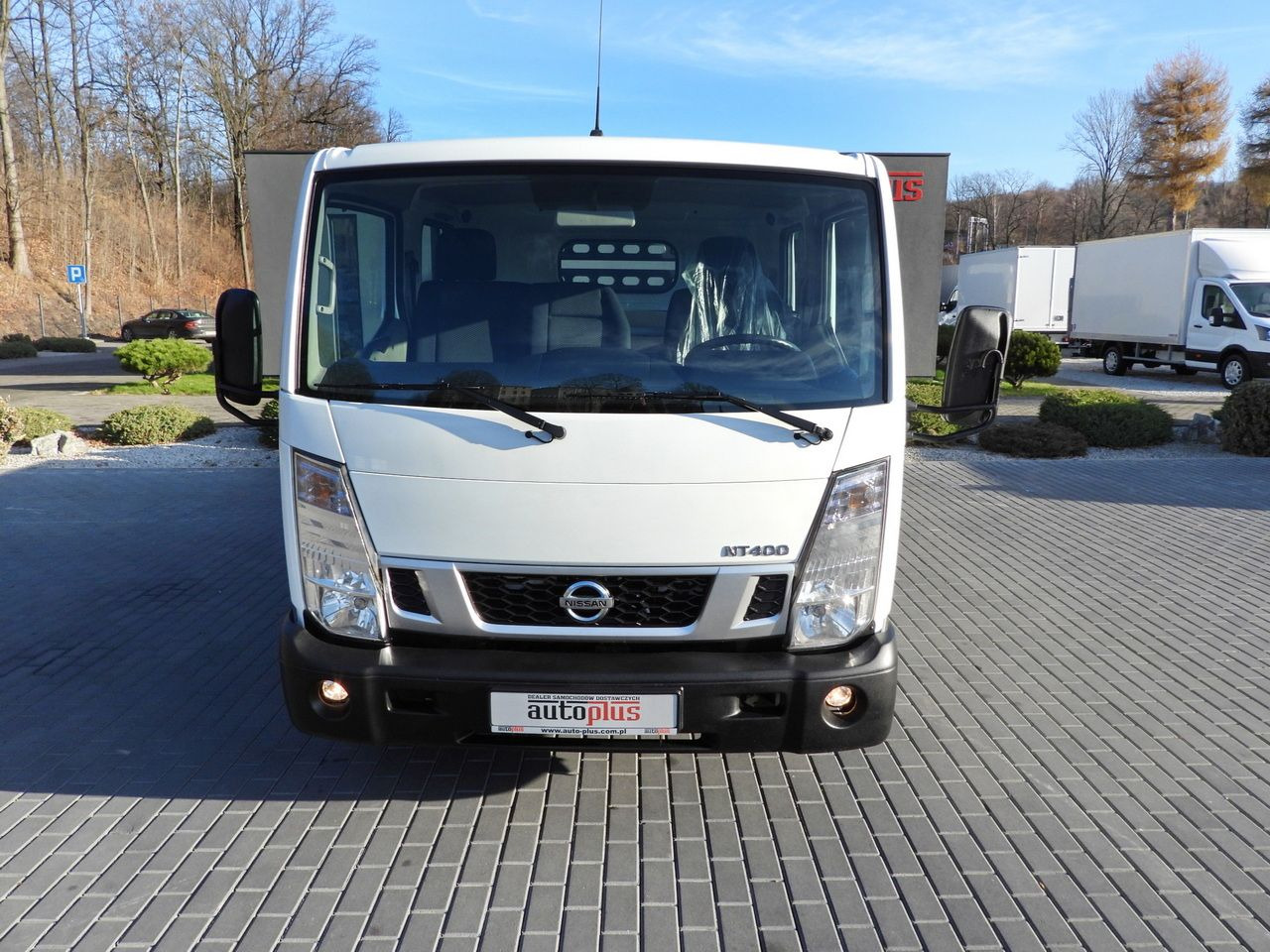 NISSAN CABSTAR NT400 STAKE BODY DOUBLE CABIN DOKA 6 SEATS TWIN WHEELS AIR CONDITIONING 130HP - Furgoneta combi: foto 5 NISSAN CABSTAR NT400 STAKE BODY DOUBLE CABIN DOKA 6 SEATS TWIN WHEELS AIR CONDITIONING 130HP - Furgoneta combi: foto 5