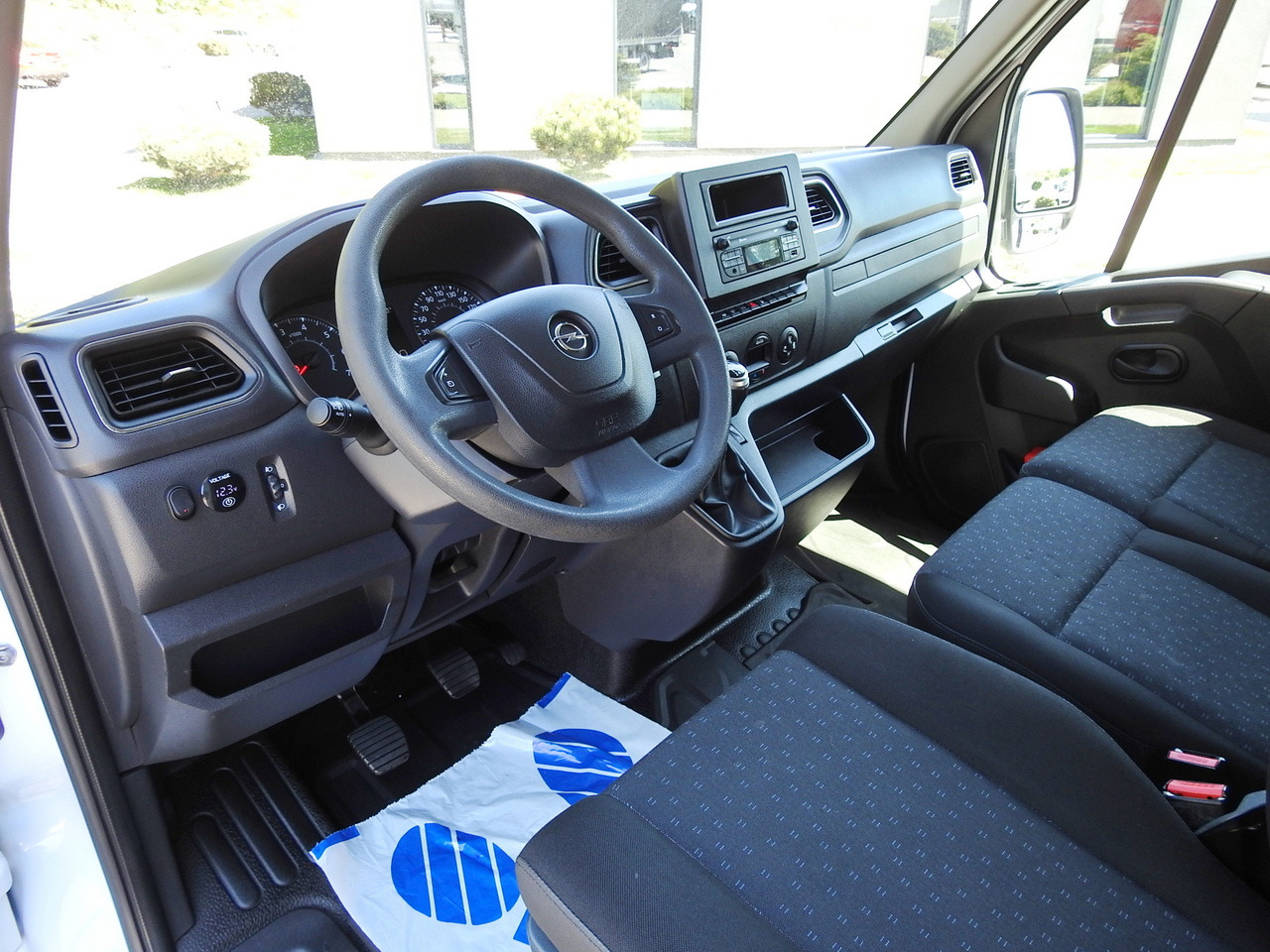 OPEL MOVANO - Furgoneta con caja de lona: foto 2 OPEL MOVANO - Furgoneta con caja de lona: foto 2