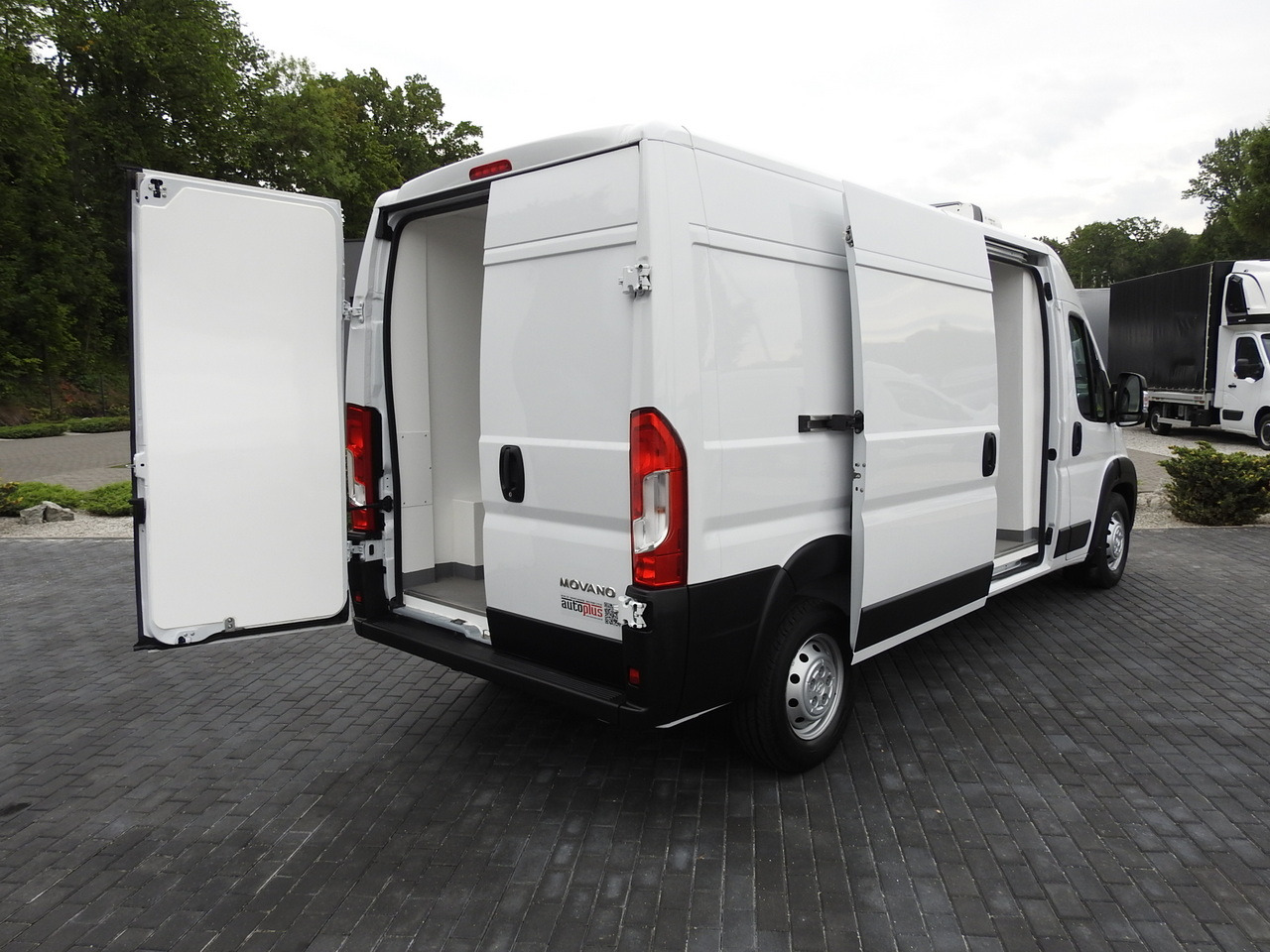 OPEL MOVANO REFRIGERATOR VAN 0*C HEATING FUNCTION AIR CONDITIONING 140HP - Furgoneta frigorifica: foto 3 OPEL MOVANO REFRIGERATOR VAN 0*C HEATING FUNCTION AIR CONDITIONING 140HP - Furgoneta frigorifica: foto 3