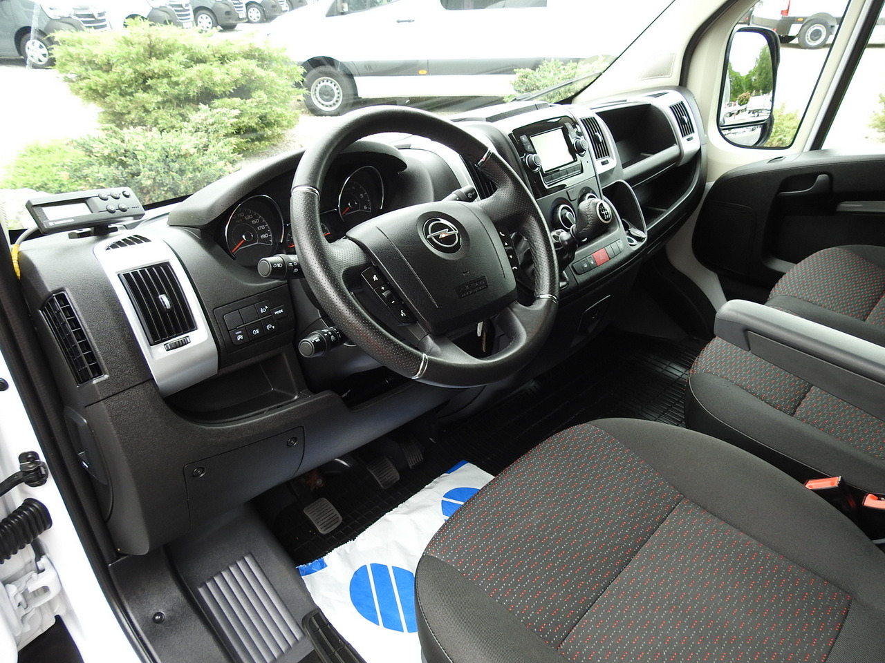 OPEL MOVANO REFRIGERATOR VAN 0*C HEATING FUNCTION AIR CONDITIONING 140HP - Furgoneta frigorifica: foto 2 OPEL MOVANO REFRIGERATOR VAN 0*C HEATING FUNCTION AIR CONDITIONING 140HP - Furgoneta frigorifica: foto 2