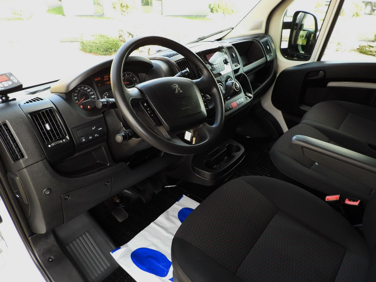 PEUGEOT BOXER REGRIGERATOR BOX 0*C 8 PALLETS CRUISE CONTROL LED LIGHTS AIR CONDITIONING 140HP - Furgoneta frigorifica: foto 2 PEUGEOT BOXER REGRIGERATOR BOX 0*C 8 PALLETS CRUISE CONTROL LED LIGHTS AIR CONDITIONING 140HP - Furgoneta frigorifica: foto 2