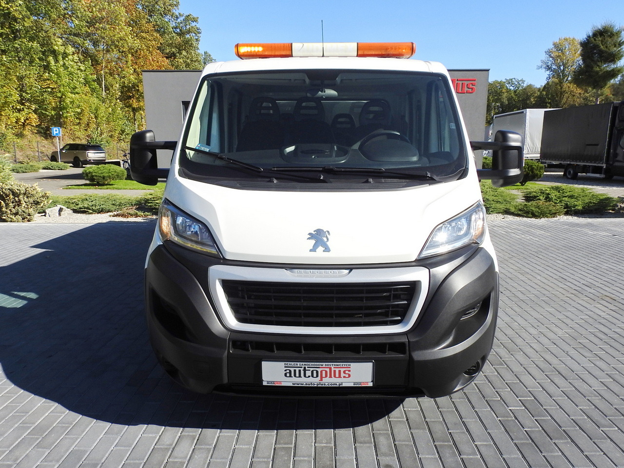 PEUGEOT BOXER STAKE BODY DOUBLE CABIN DOKA 7 SEATS AIR CONDITIONING  140HP - Furgoneta combi: foto 5 PEUGEOT BOXER STAKE BODY DOUBLE CABIN DOKA 7 SEATS AIR CONDITIONING  140HP - Furgoneta combi: foto 5