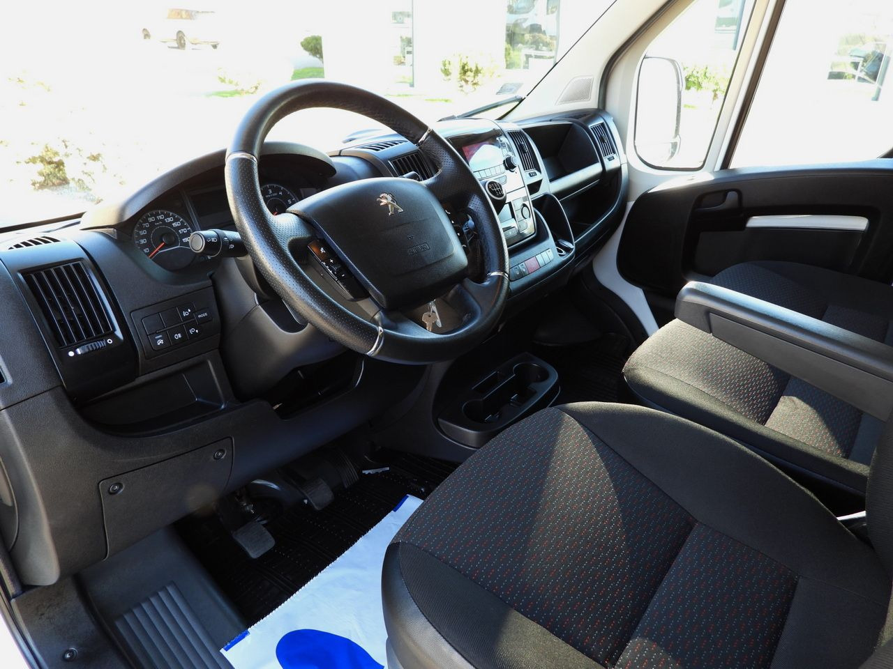 PEUGEOT BOXER TARPAULIN 10 PALLETS WEBASTO LED LIGHTS PNEUMATICS AIR CONDITIONING 165HP - Furgoneta con caja de lona: foto 2 PEUGEOT BOXER TARPAULIN 10 PALLETS WEBASTO LED LIGHTS PNEUMATICS AIR CONDITIONING 165HP - Furgoneta con caja de lona: foto 2