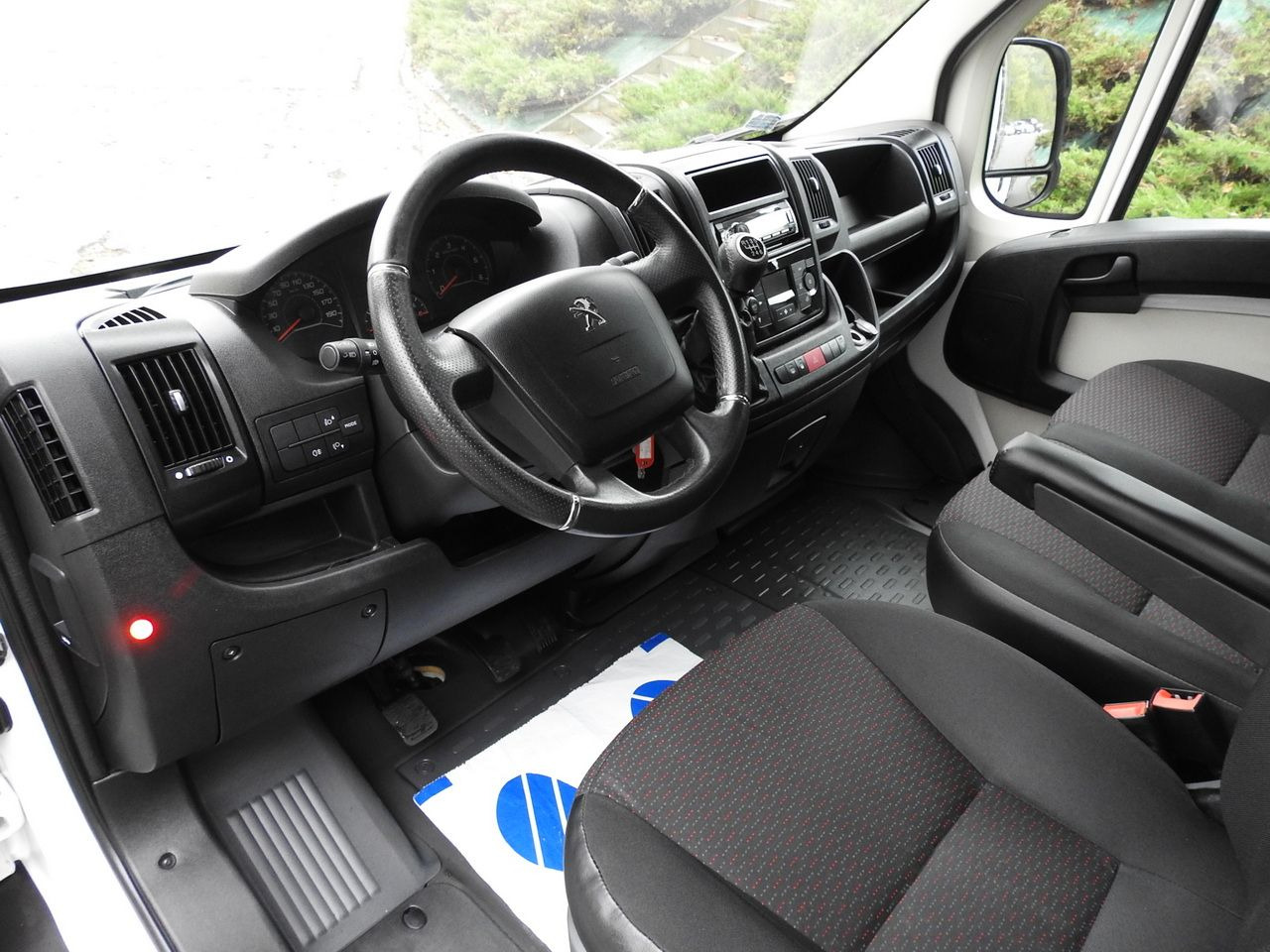 PEUGEOT BOXER TARPAULIN LIFT 8 PALLETS WEBASTO LED LIGHTS AIR CONDITIONING 165HP - Furgoneta con caja de lona: foto 2 PEUGEOT BOXER TARPAULIN LIFT 8 PALLETS WEBASTO LED LIGHTS AIR CONDITIONING 165HP - Furgoneta con caja de lona: foto 2