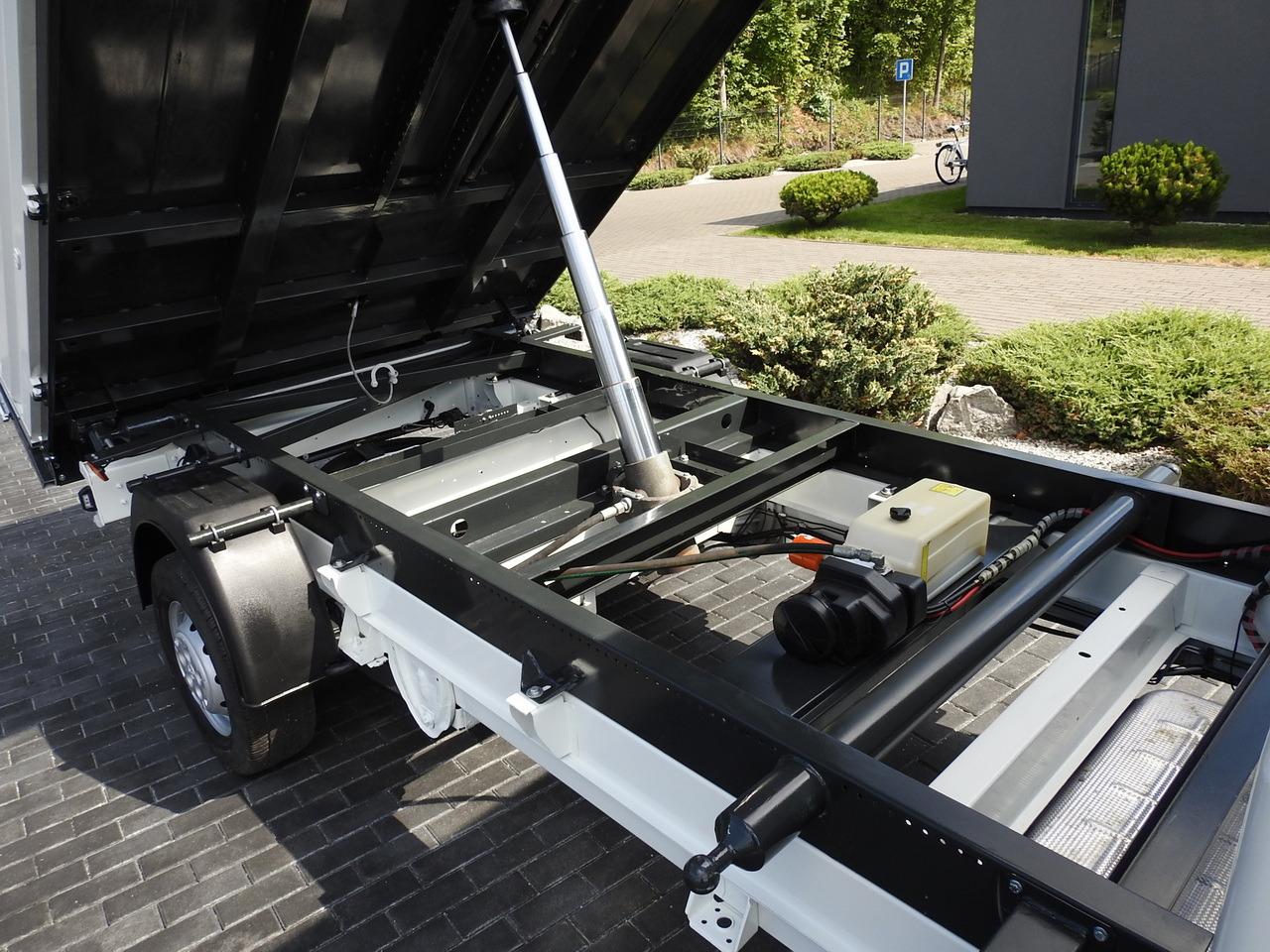 Volquete furgoneta PEUGEOT BOXER THREE-WAY TIPPER  AIR CONDITIONING  130HP: foto 26