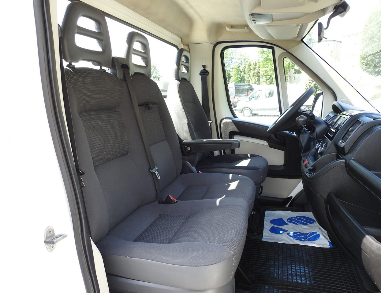 Volquete furgoneta PEUGEOT BOXER THREE-WAY TIPPER  AIR CONDITIONING  130HP: foto 39