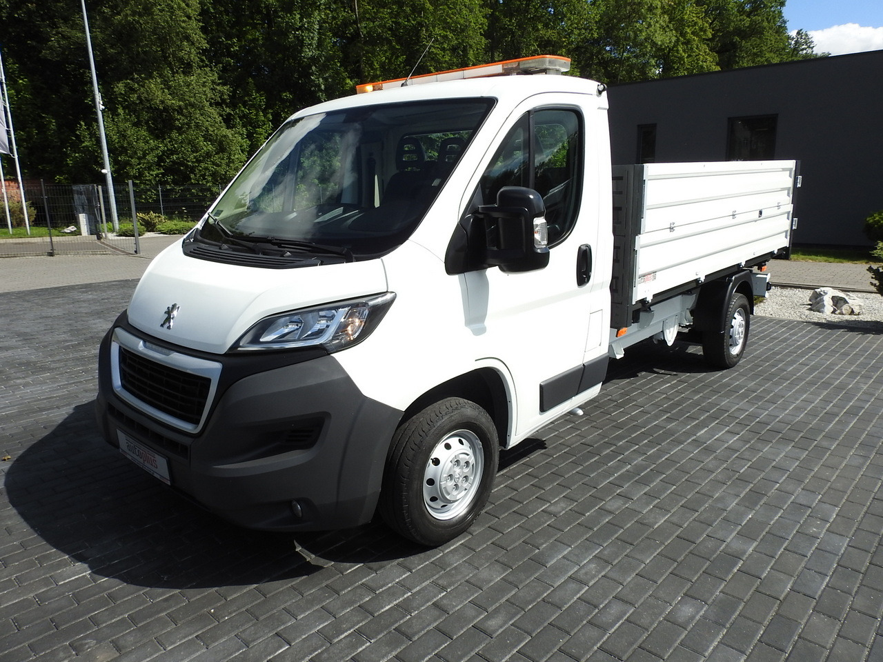 Volquete furgoneta PEUGEOT BOXER THREE-WAY TIPPER  AIR CONDITIONING  130HP: foto 6