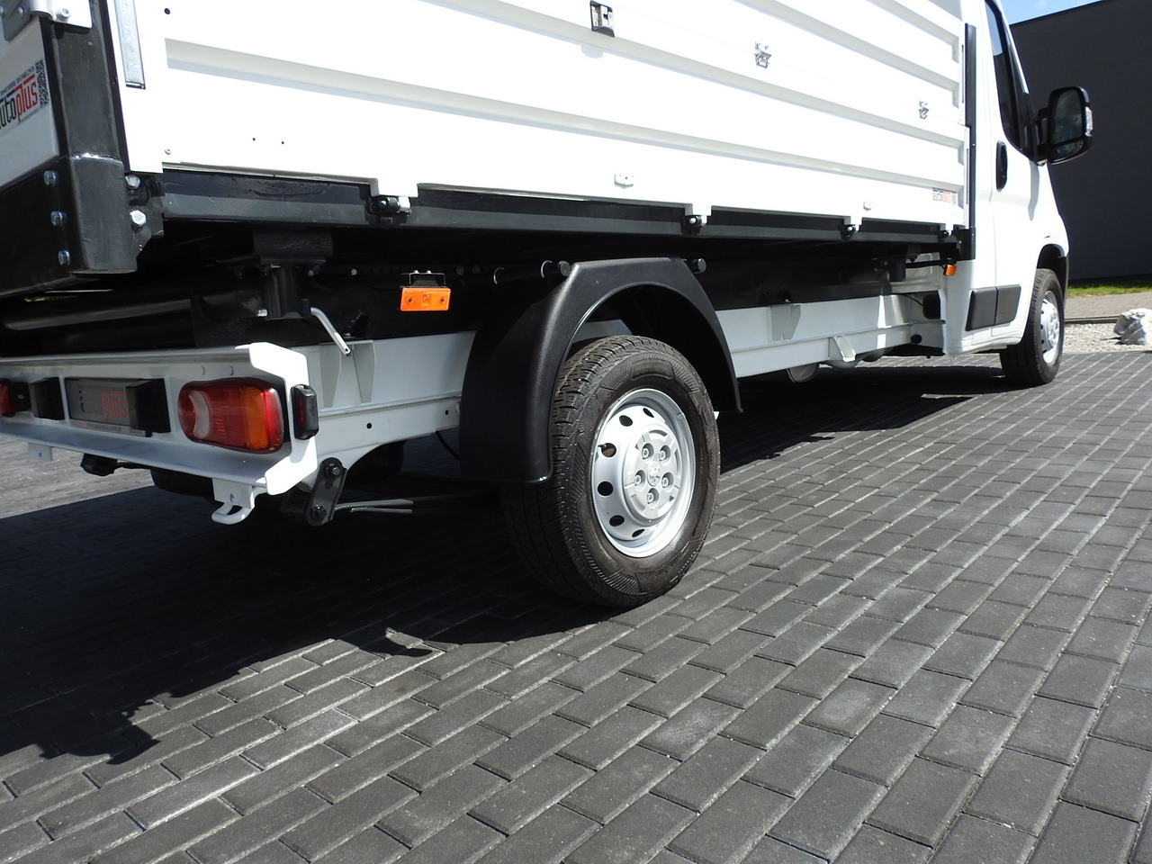 Volquete furgoneta PEUGEOT BOXER THREE-WAY TIPPER  AIR CONDITIONING  130HP: foto 20