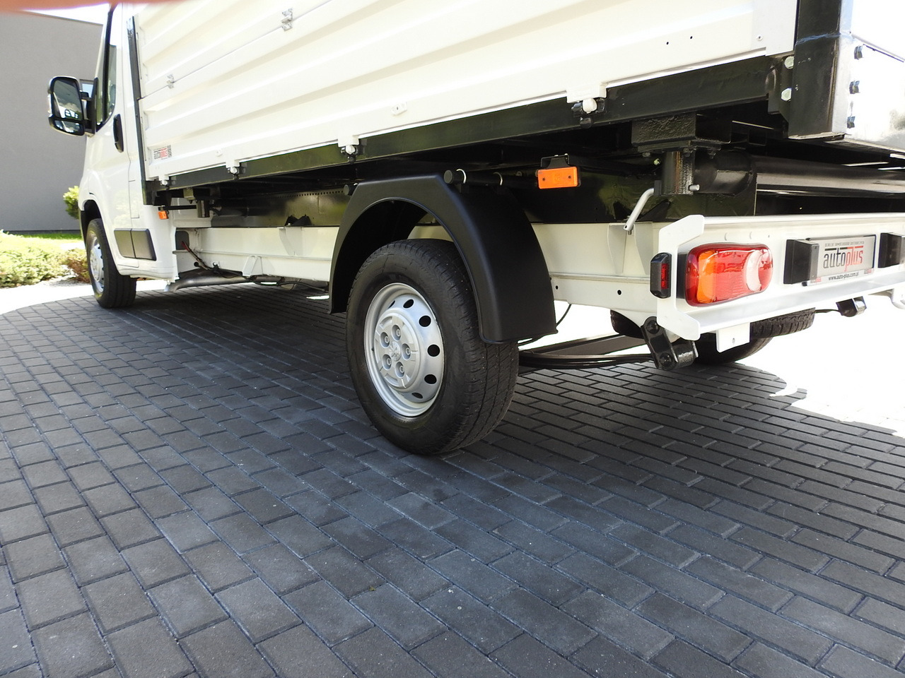 Volquete furgoneta PEUGEOT BOXER THREE-WAY TIPPER  AIR CONDITIONING  130HP: foto 19